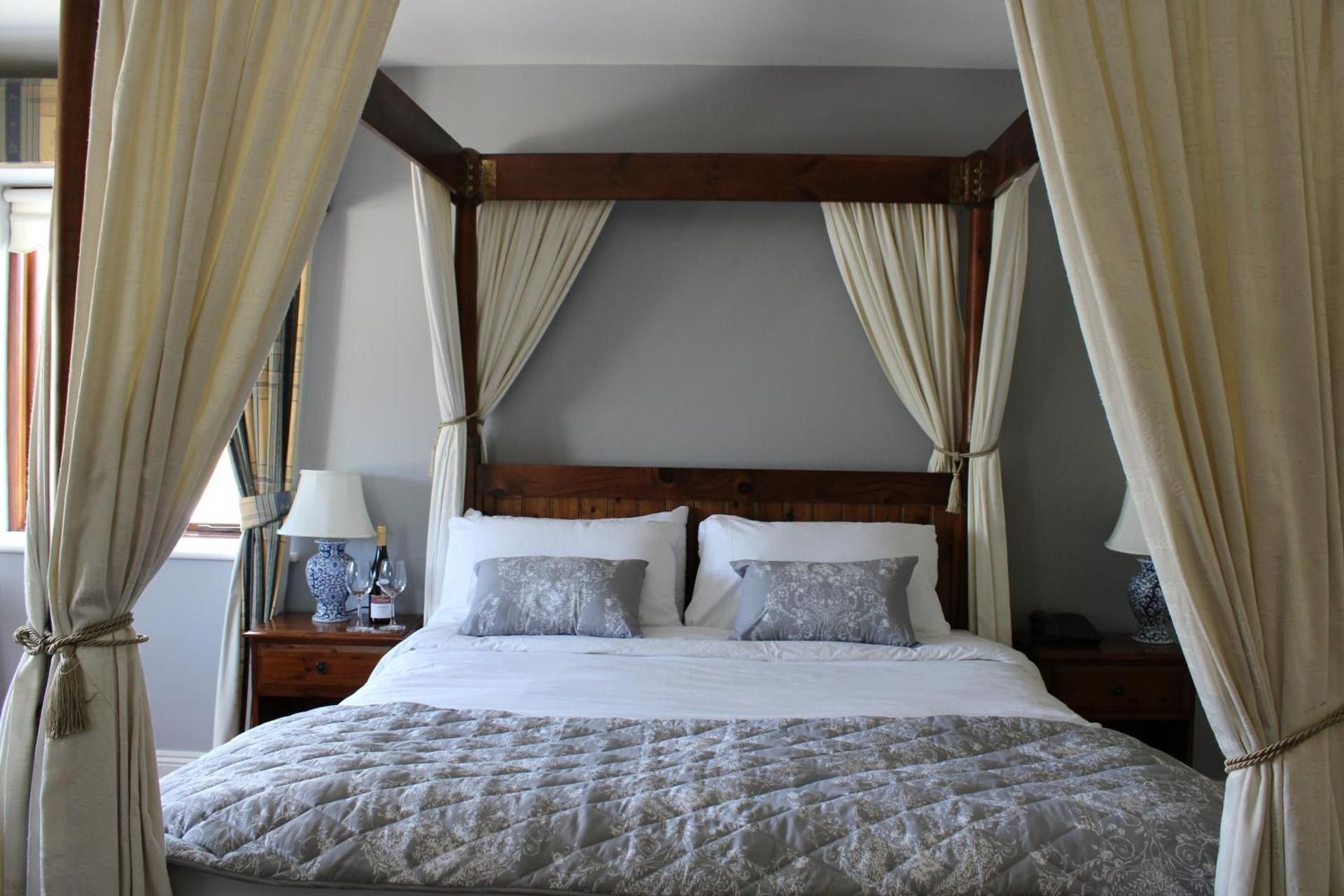 Deluxe King Suite
