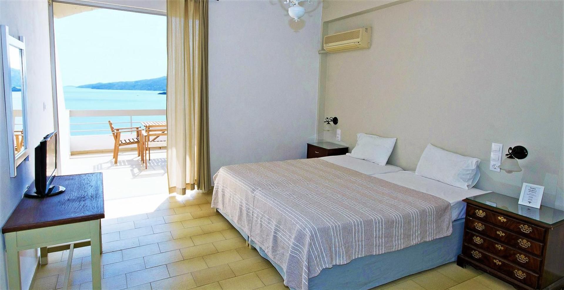 One-Bedroom Apartment with Sea View