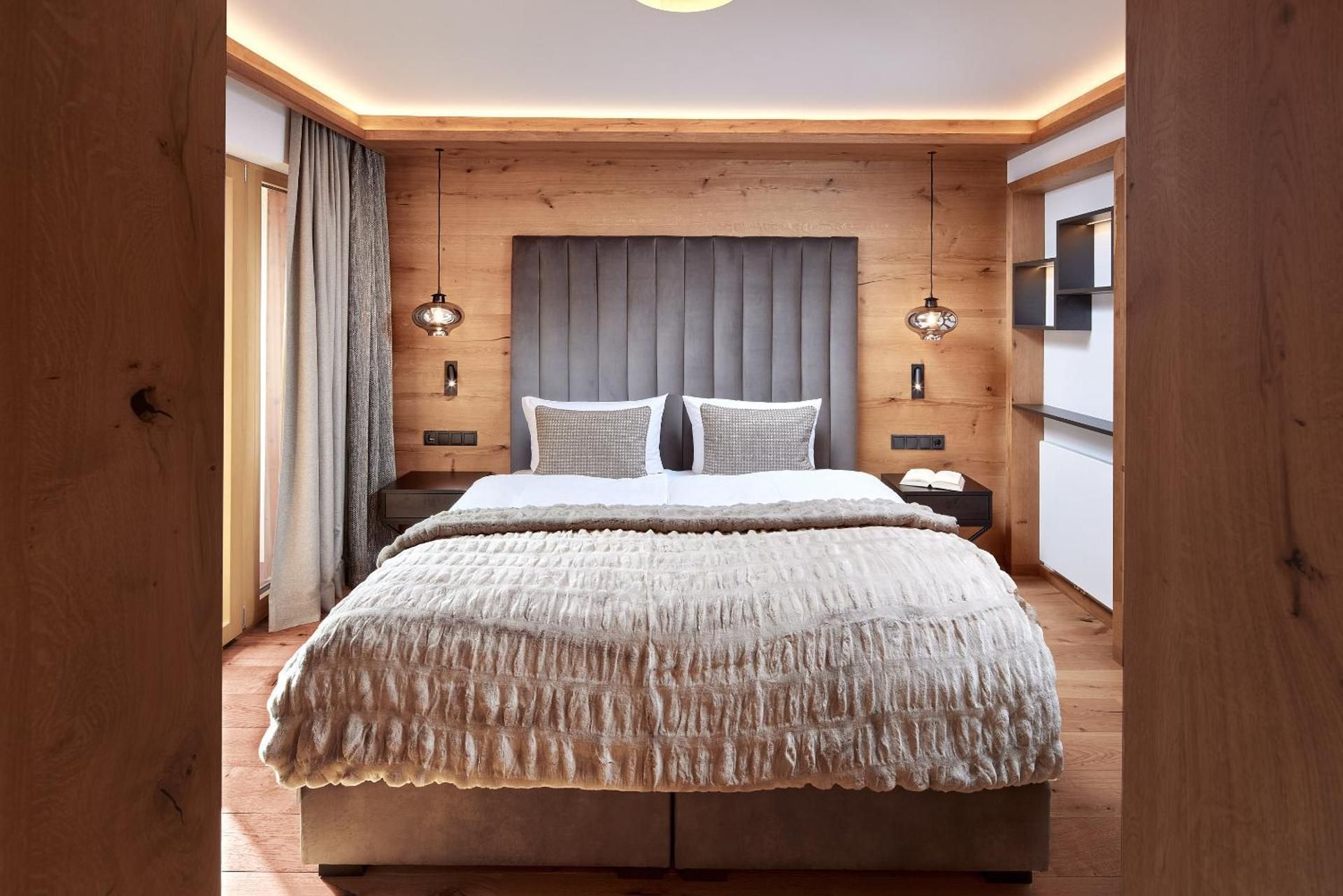 Suite with Mountain View