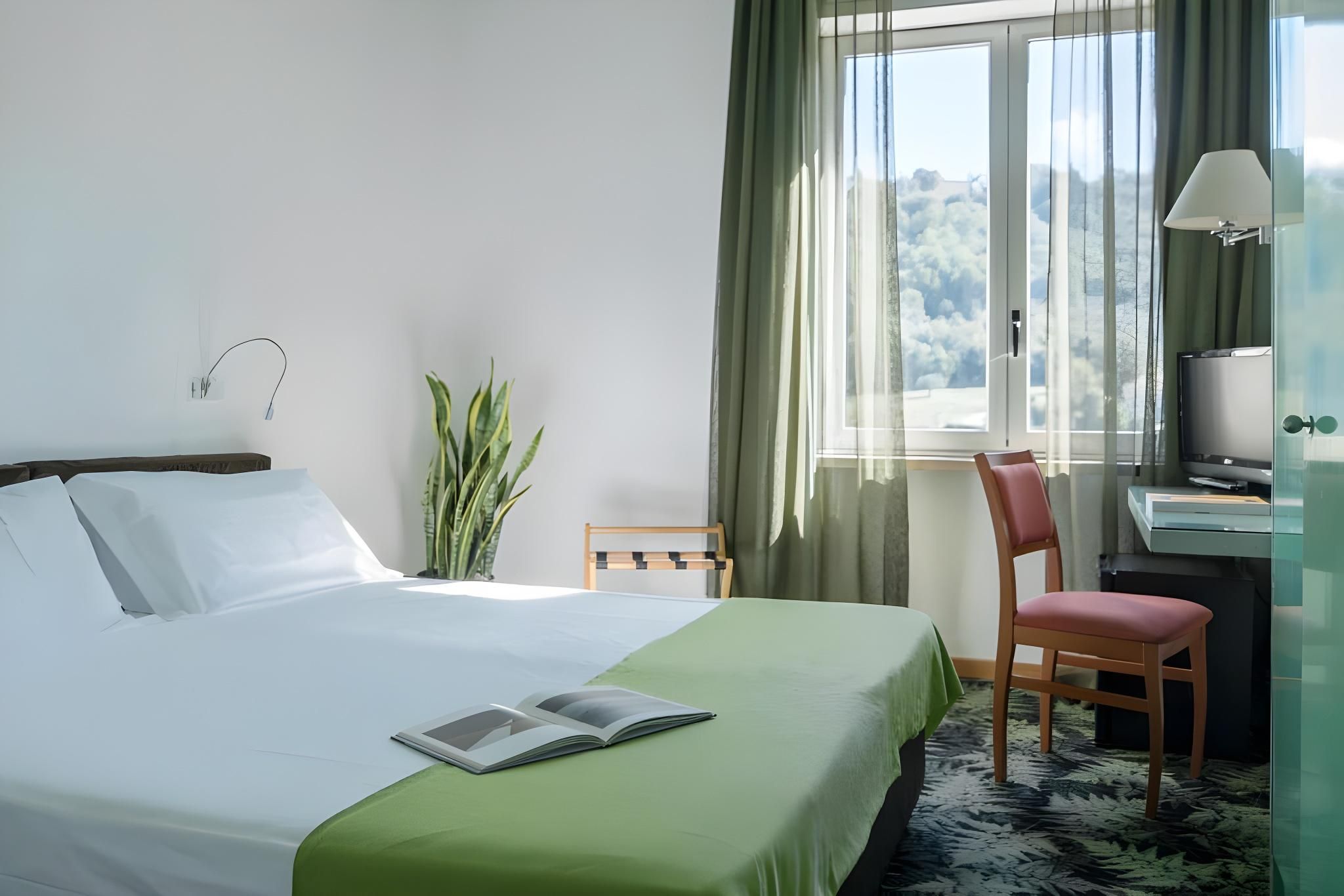 LH Hotel Arca Street Art Smart Double Room For 2 People