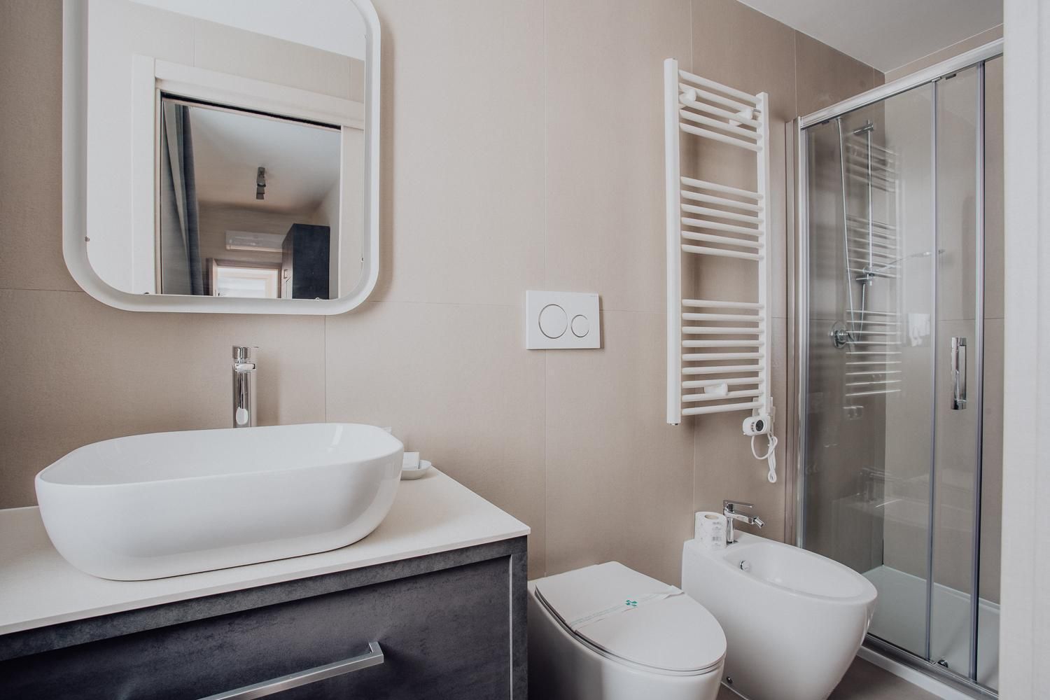 Quadruple Room with Private Bathroom