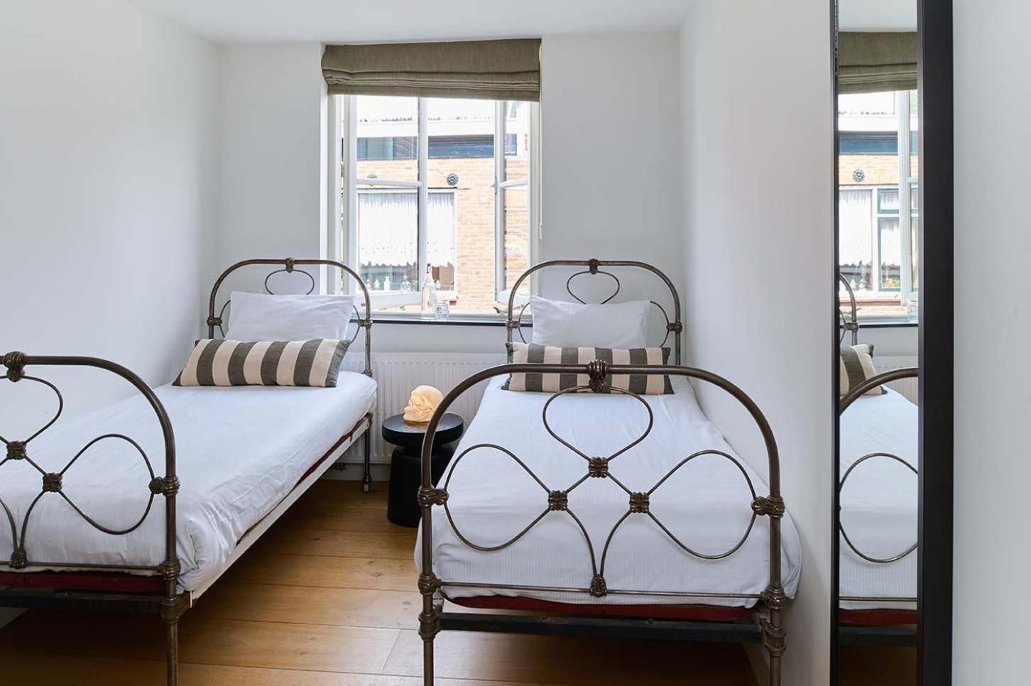 Twin Room with Shared Toilet