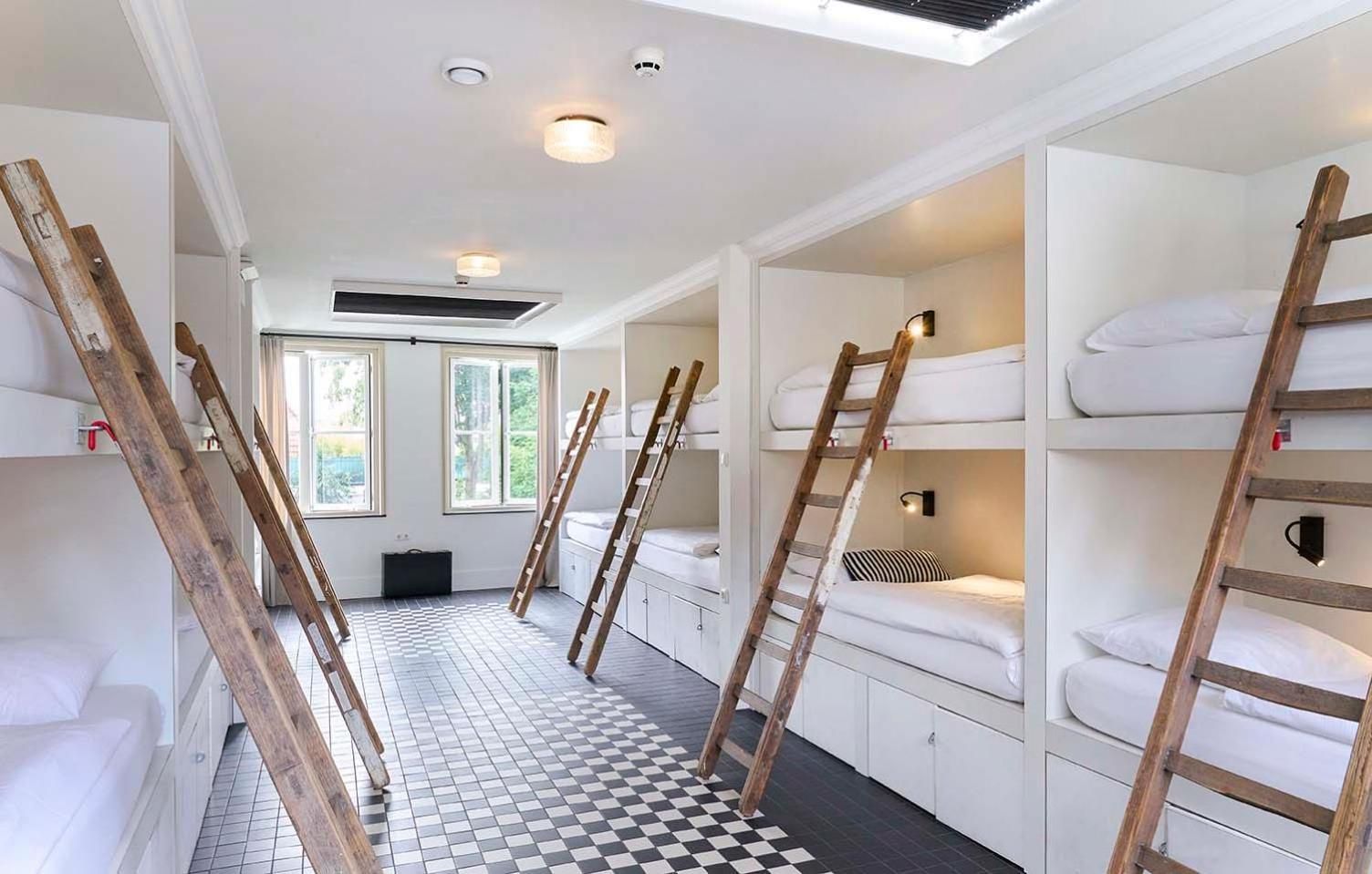 Bed in 14-Bed Mixed Dormitory Room