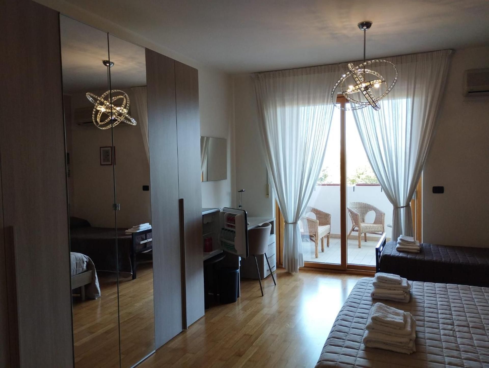 Quadruple Room with Private External Bathroom