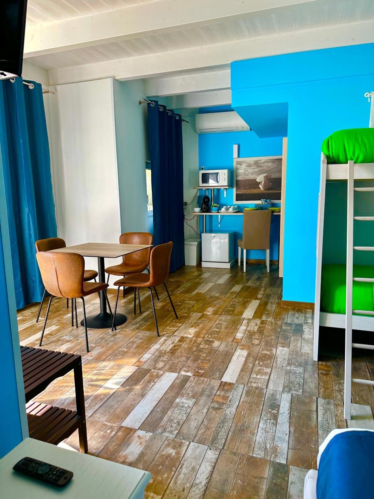 Superior Family Room