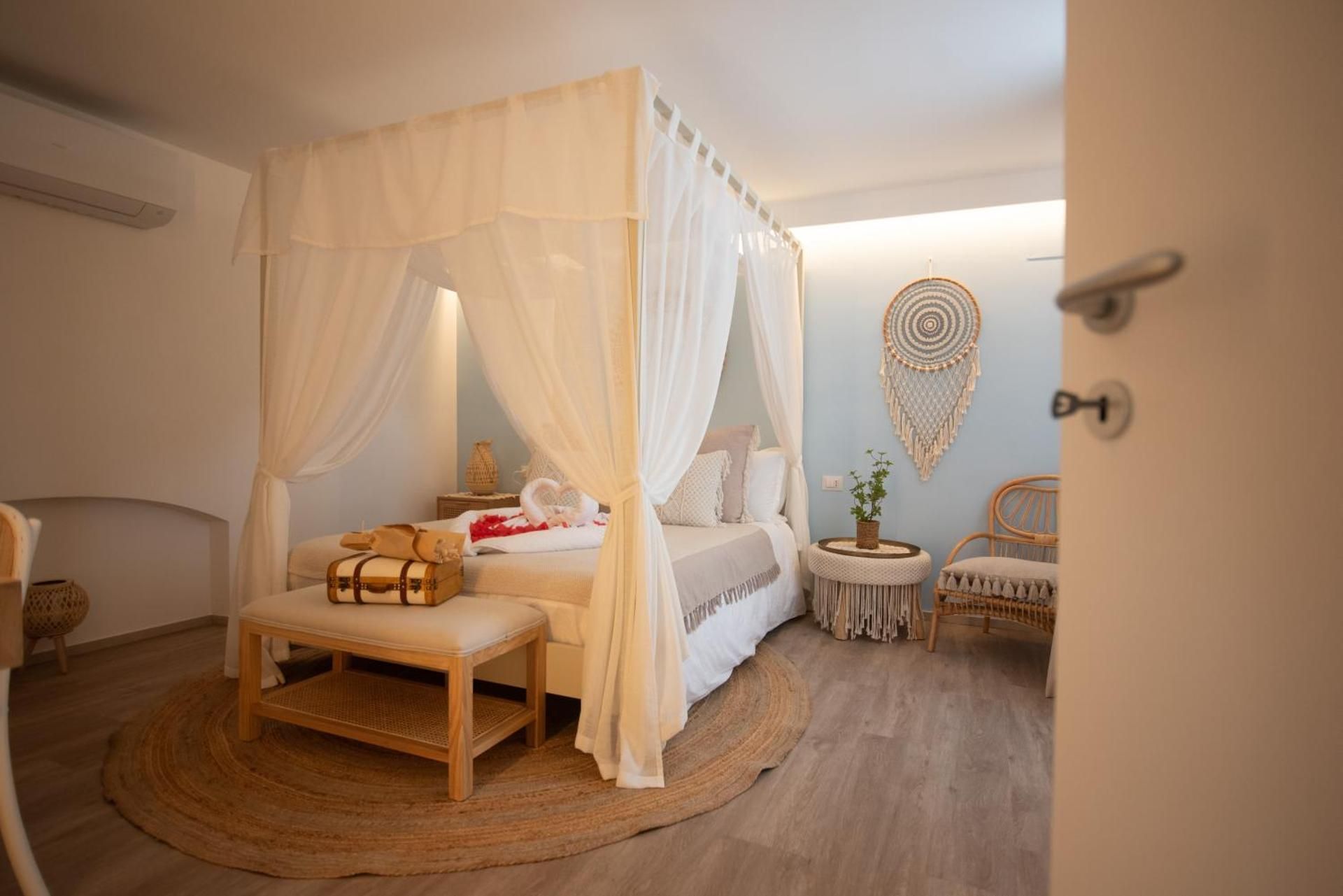 Amare Luxury Suite And Room Vista Mare Suite with Spa Bath