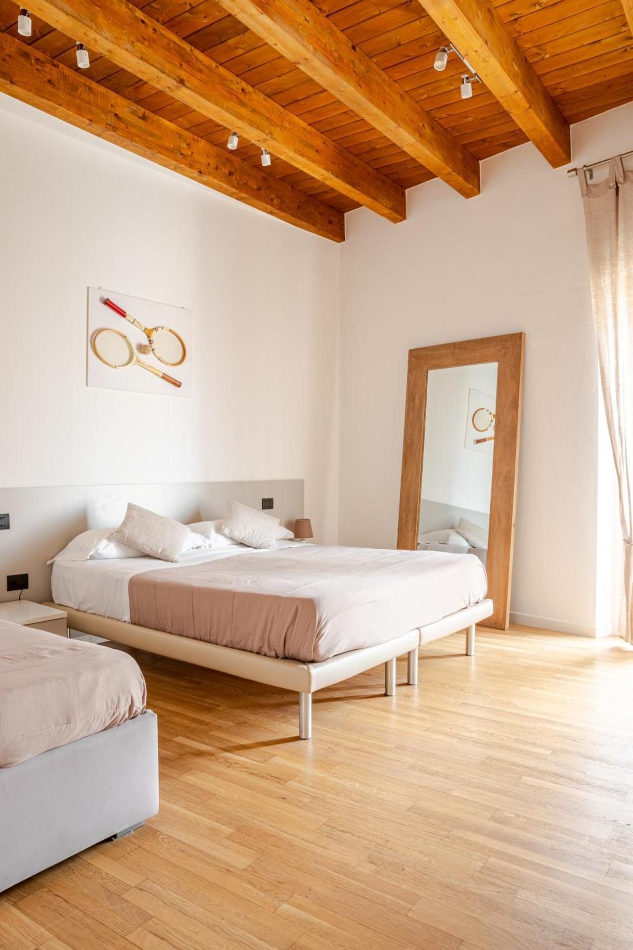 Deluxe Apartment with Balcony