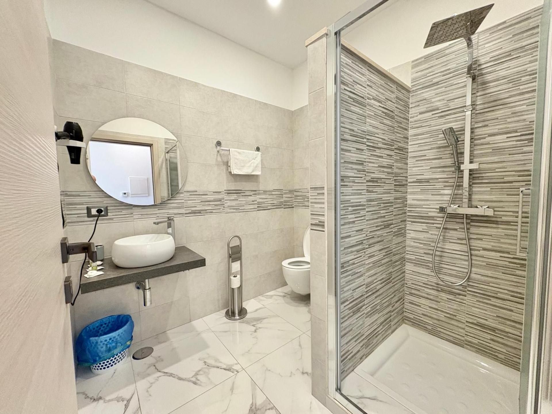 Large Double or Twin Room