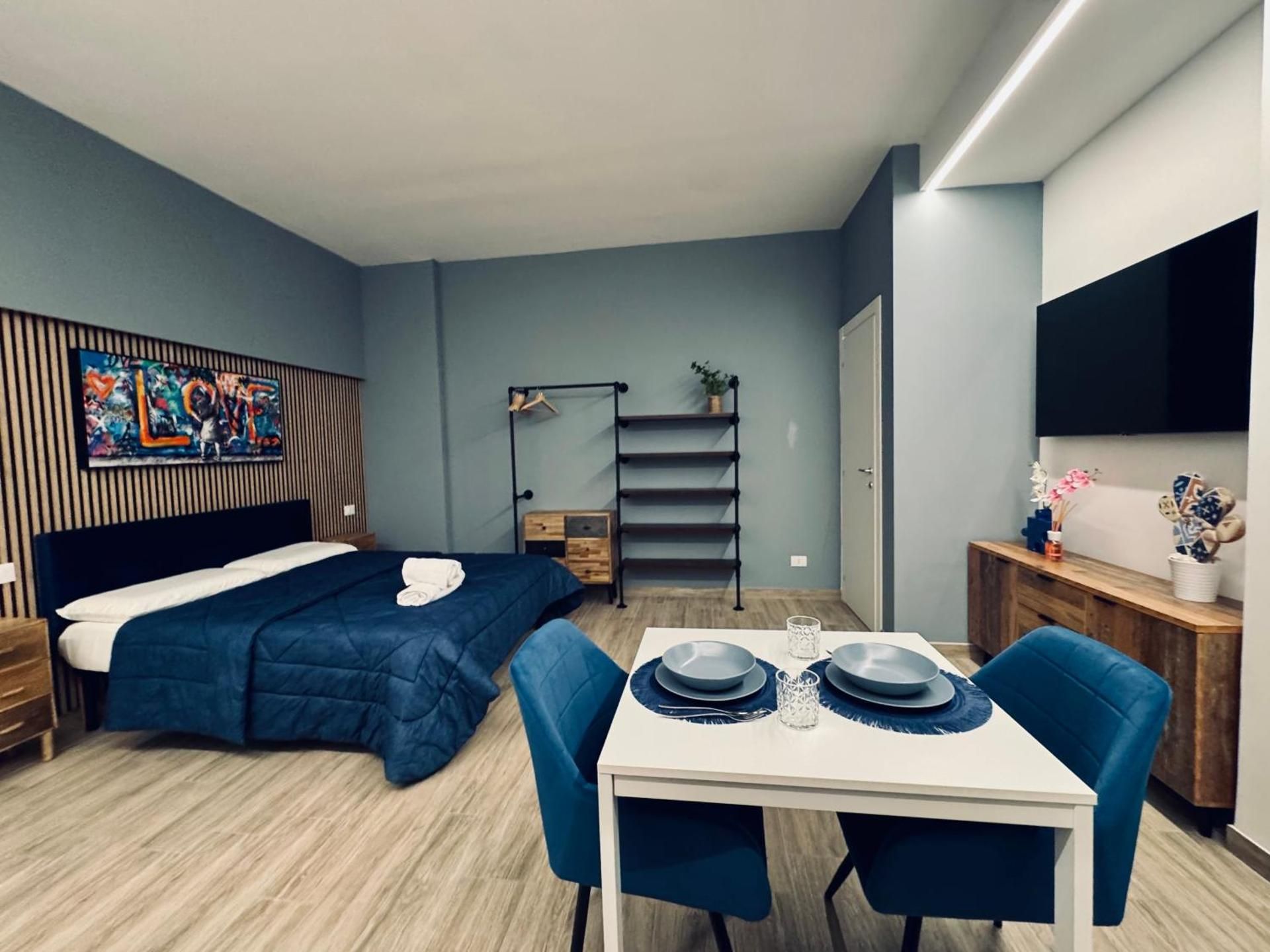 One-Bedroom Apartment with Park View
