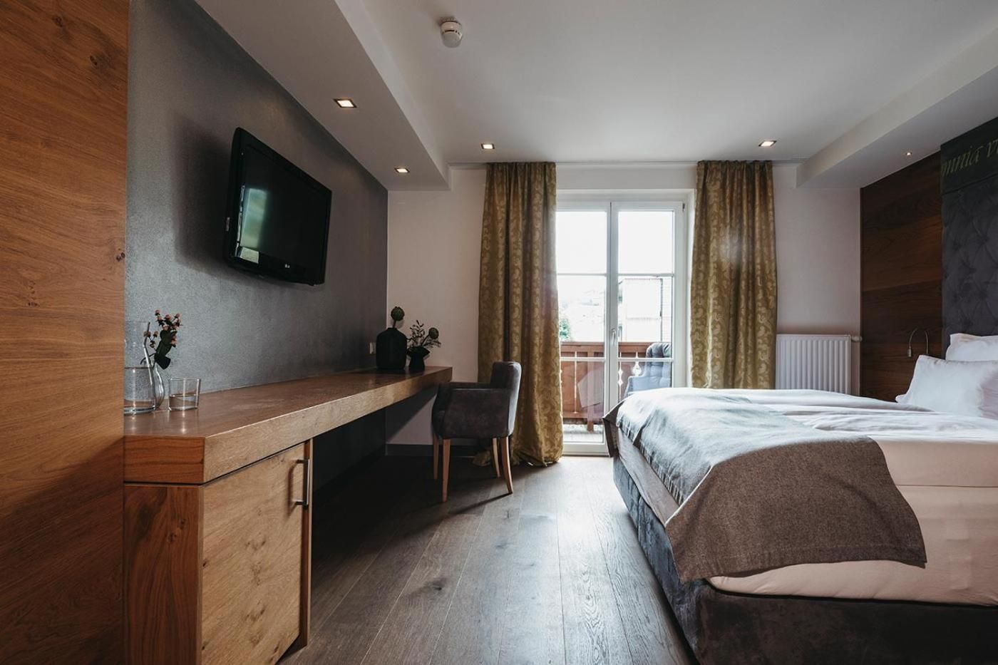 Deluxe Double Room with Garden View