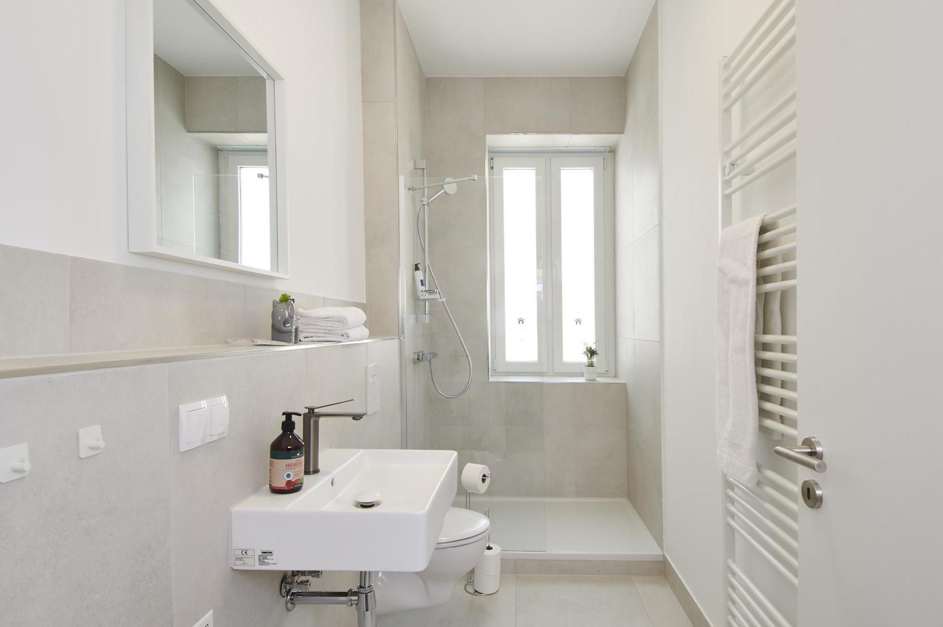 Studio Apartment with One Double Bed