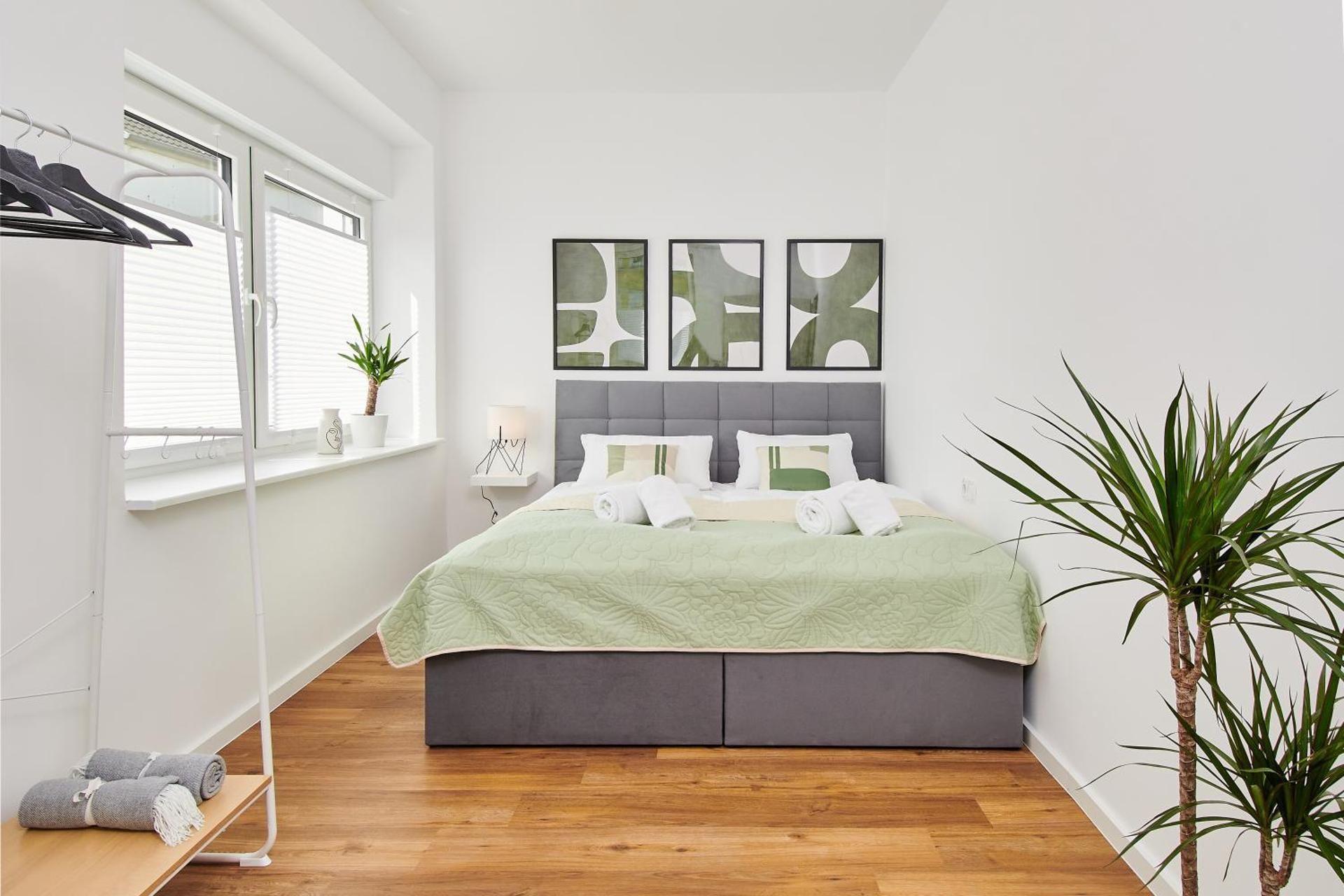 Superior One-Bedroom Apartment