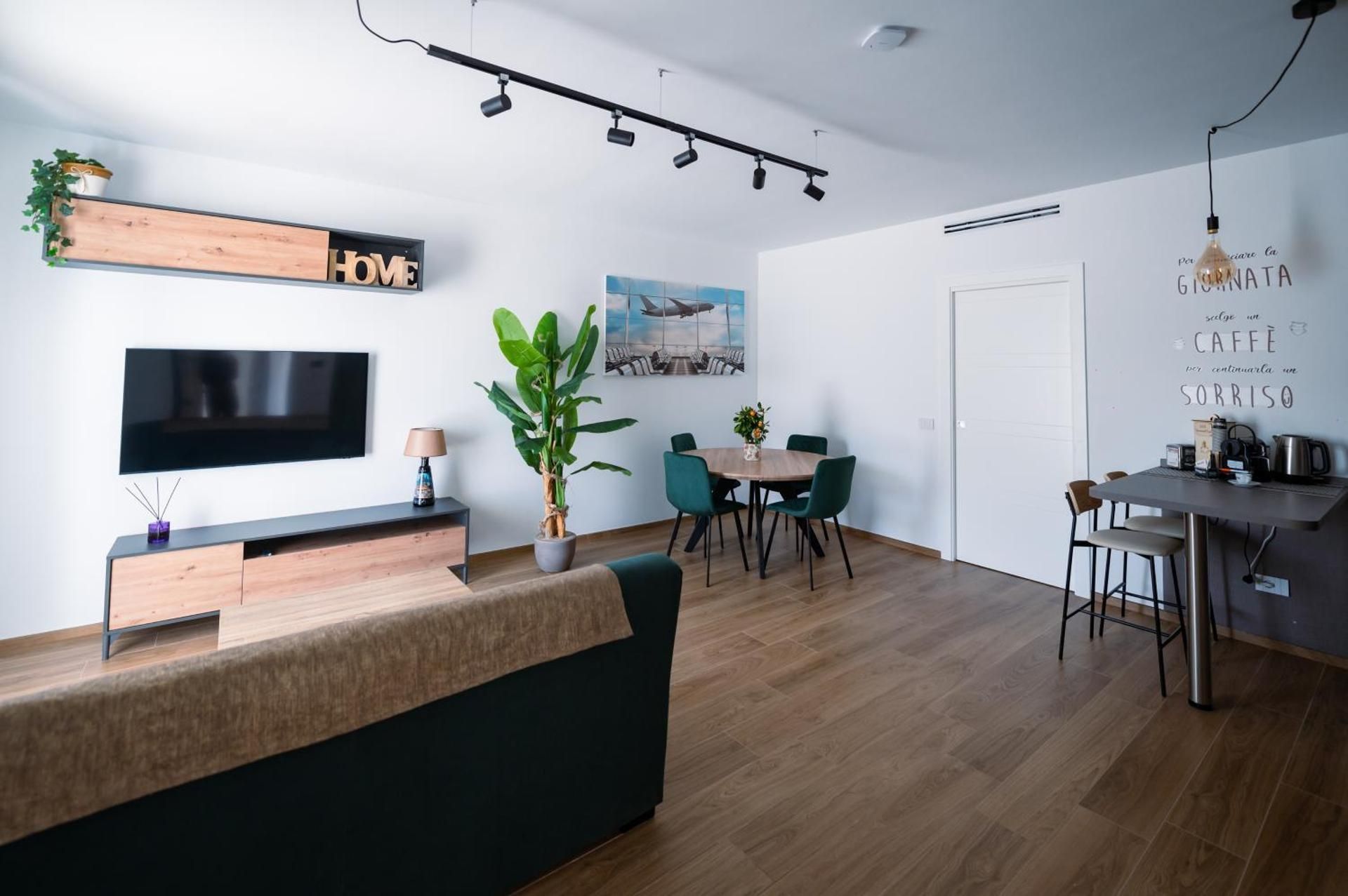 shared lounge/tv area