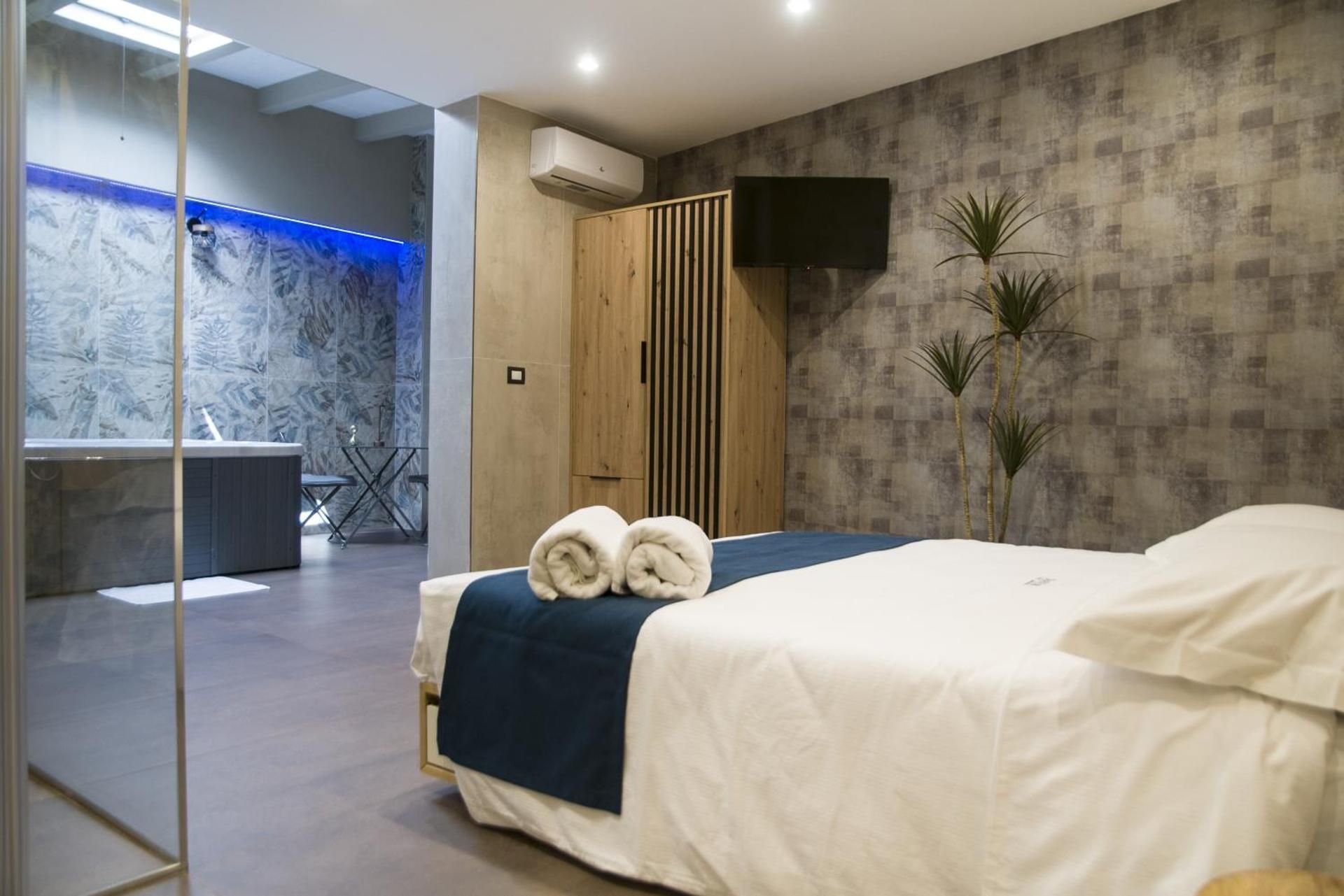 suite 18 luxury apartments Double Room with Spa Bath