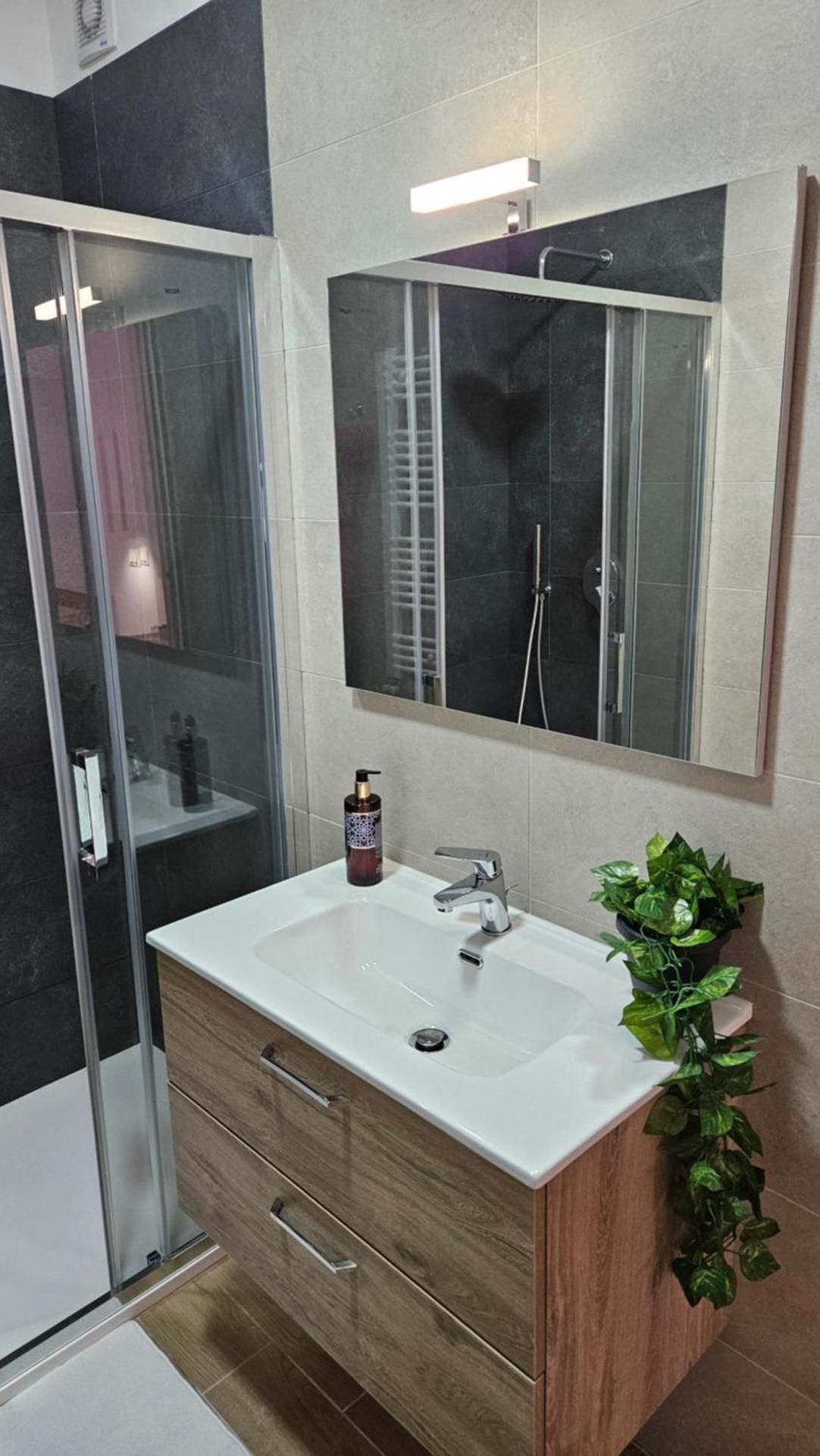 Vincotto's home garden Triple Room with Private External Bathroom