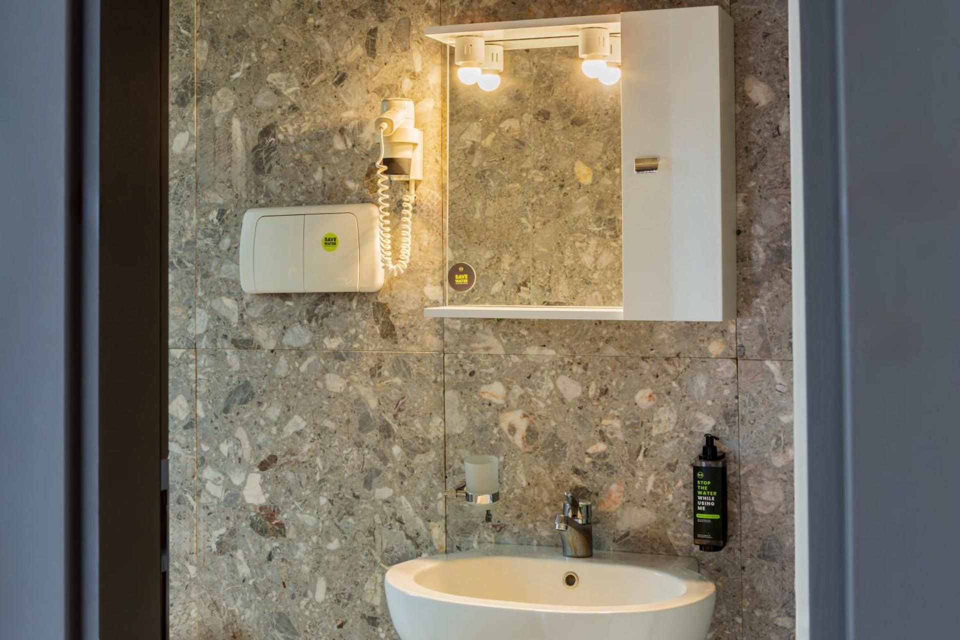 B&B HOTEL Bari Rondo Twin Room 3