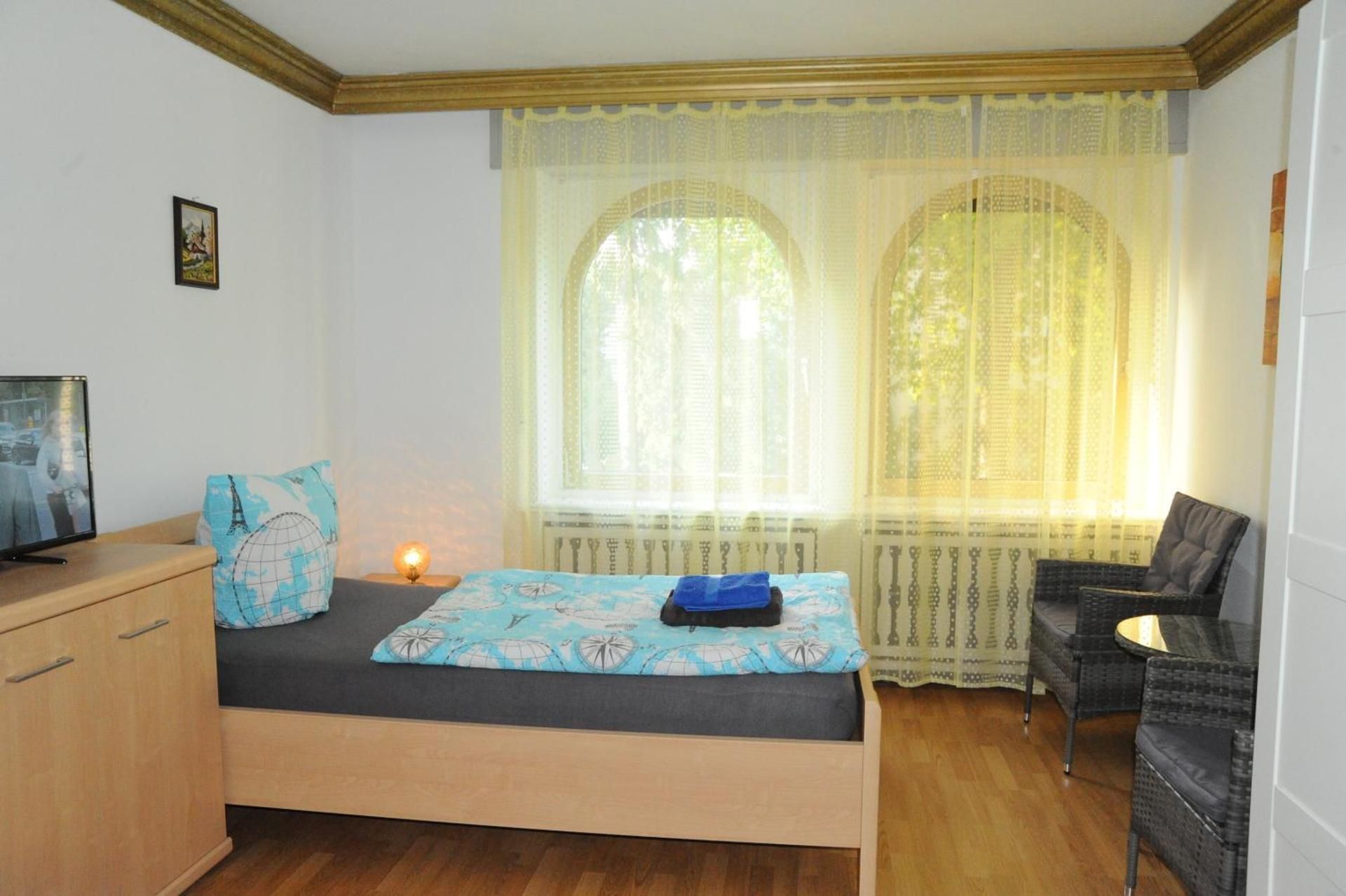 Twin Room with Shared Bathroom and Kitchen