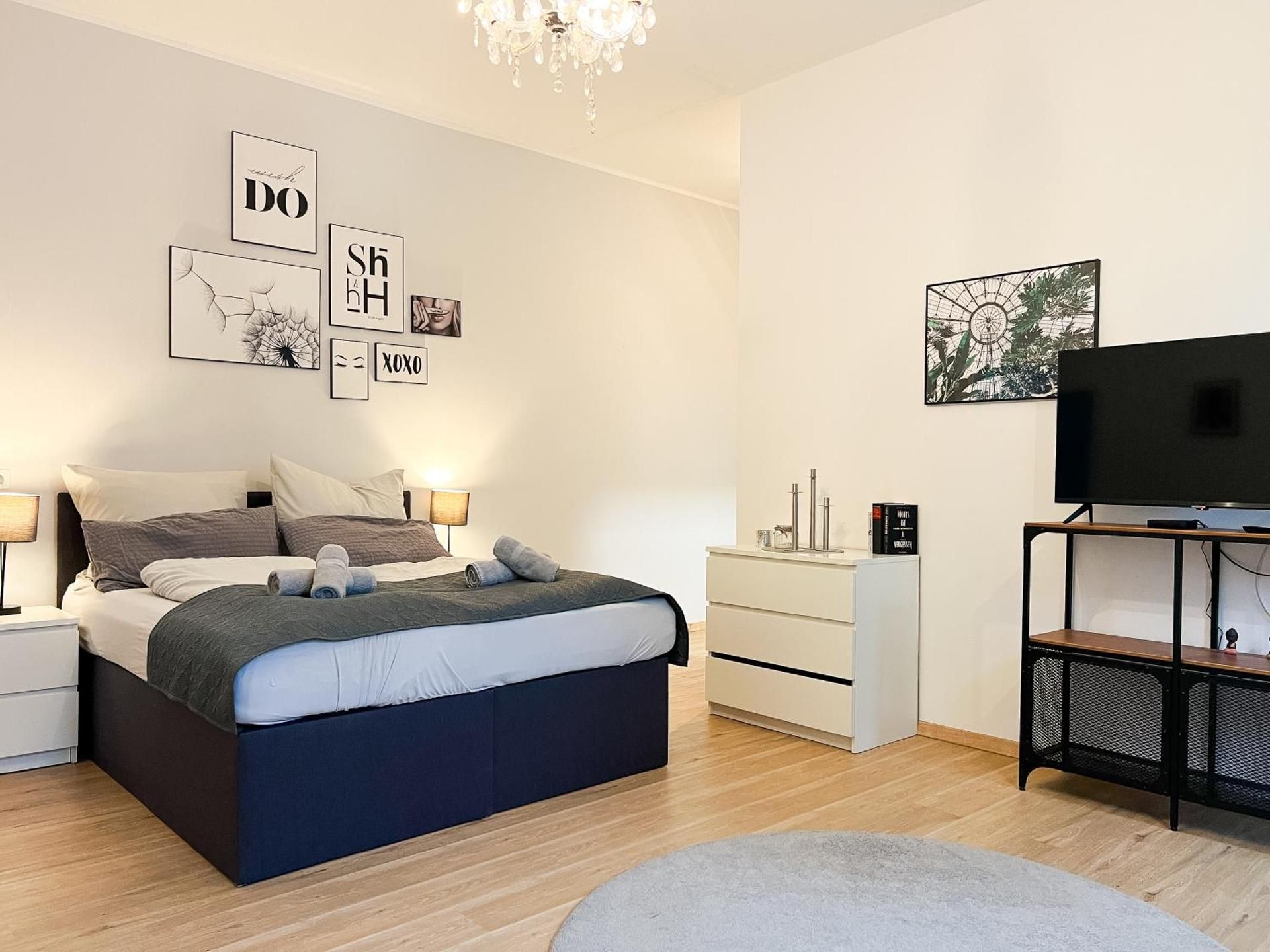 Deluxe Studio