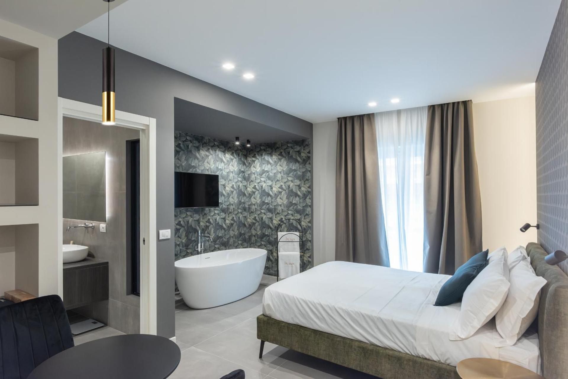 Queen Room with Balcony