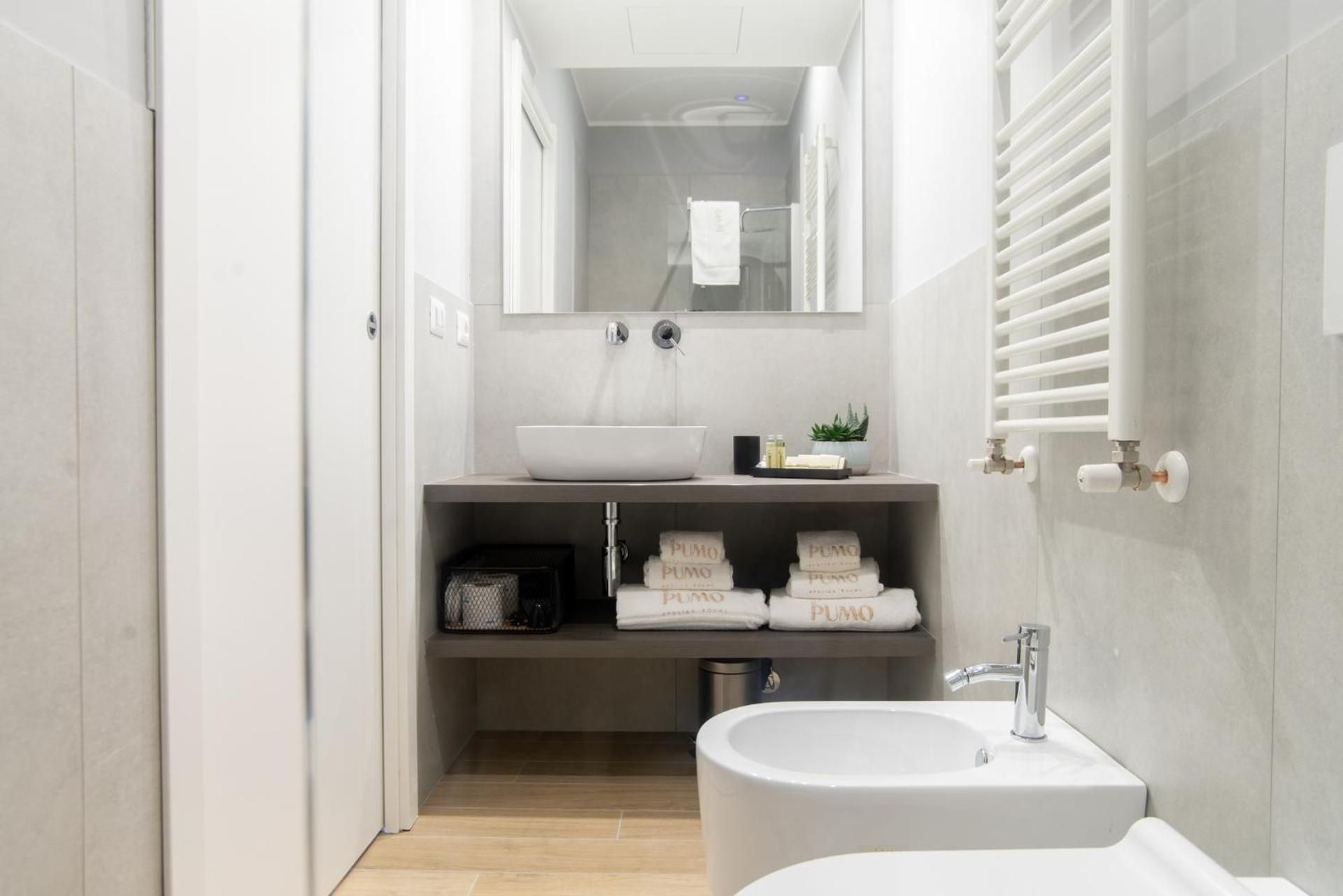 Il Pumo - Apulian Rooms Bari Piazza Moro Double Room with Balcony 3