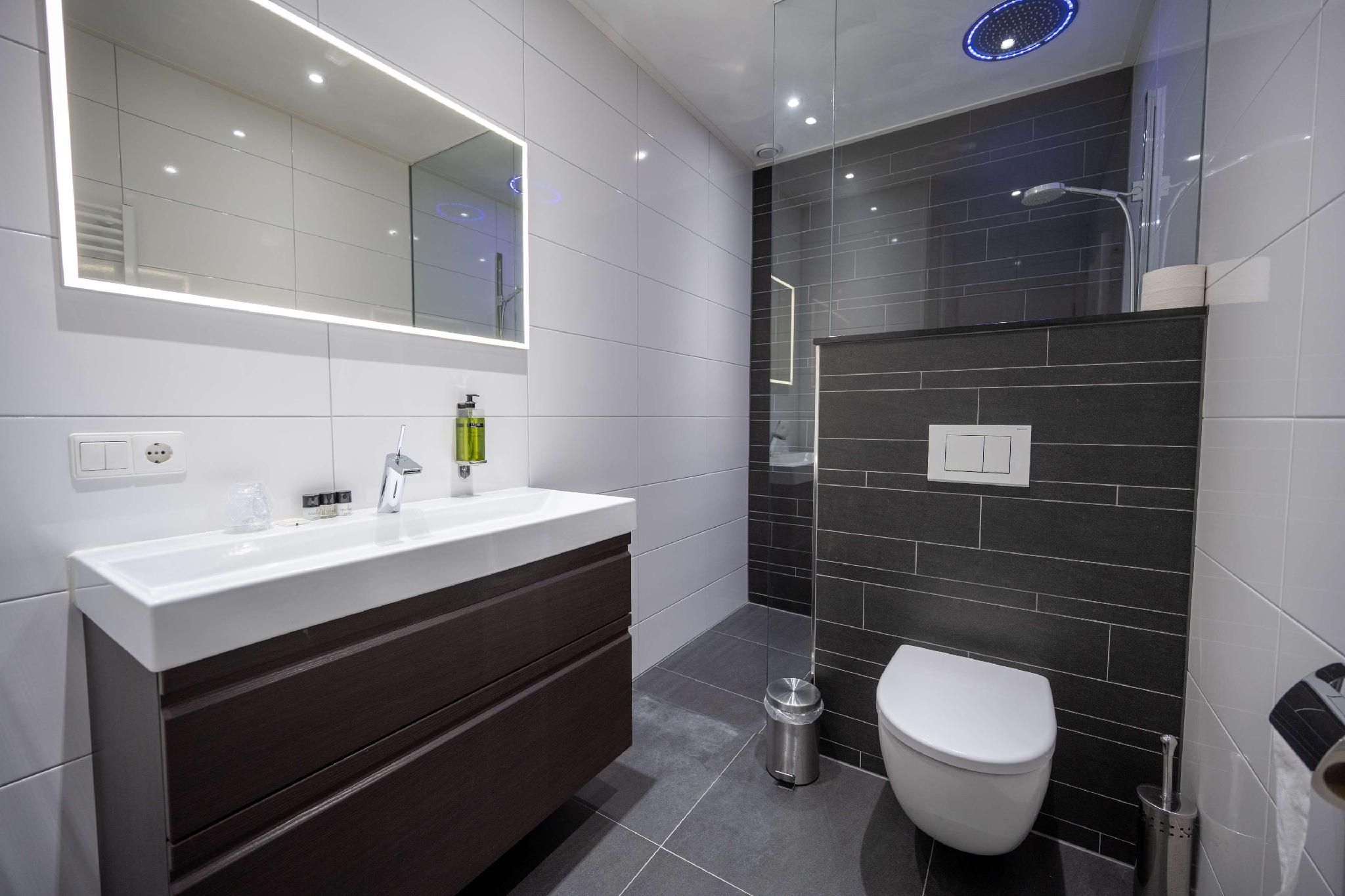 Apartment - 2 Single Beds, Non-Smoking, One Bedroom, Kitchenette, Balcony, Sitting Area, Dining Room