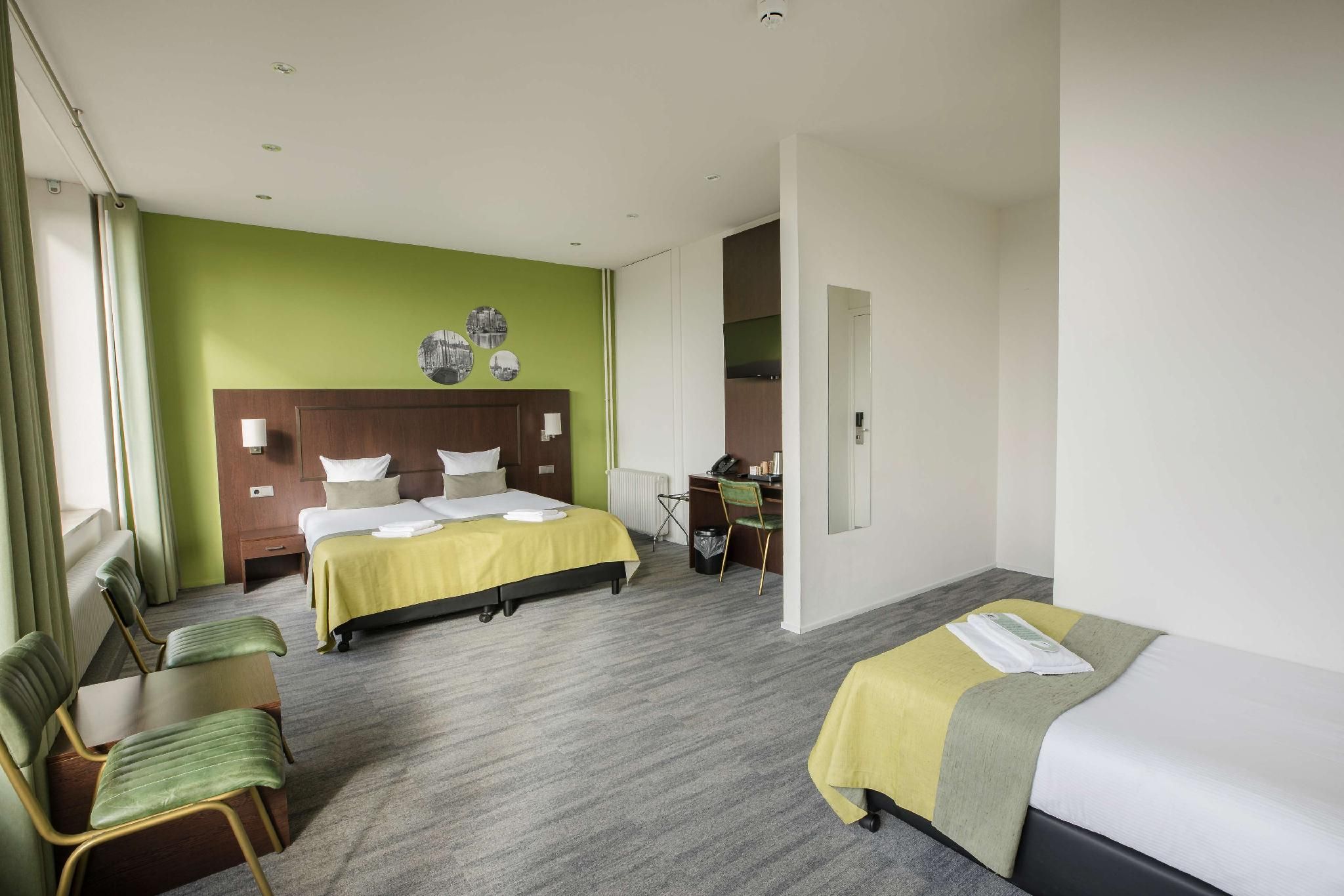 3 Single Beds, Comfort Room, Nonsmoking