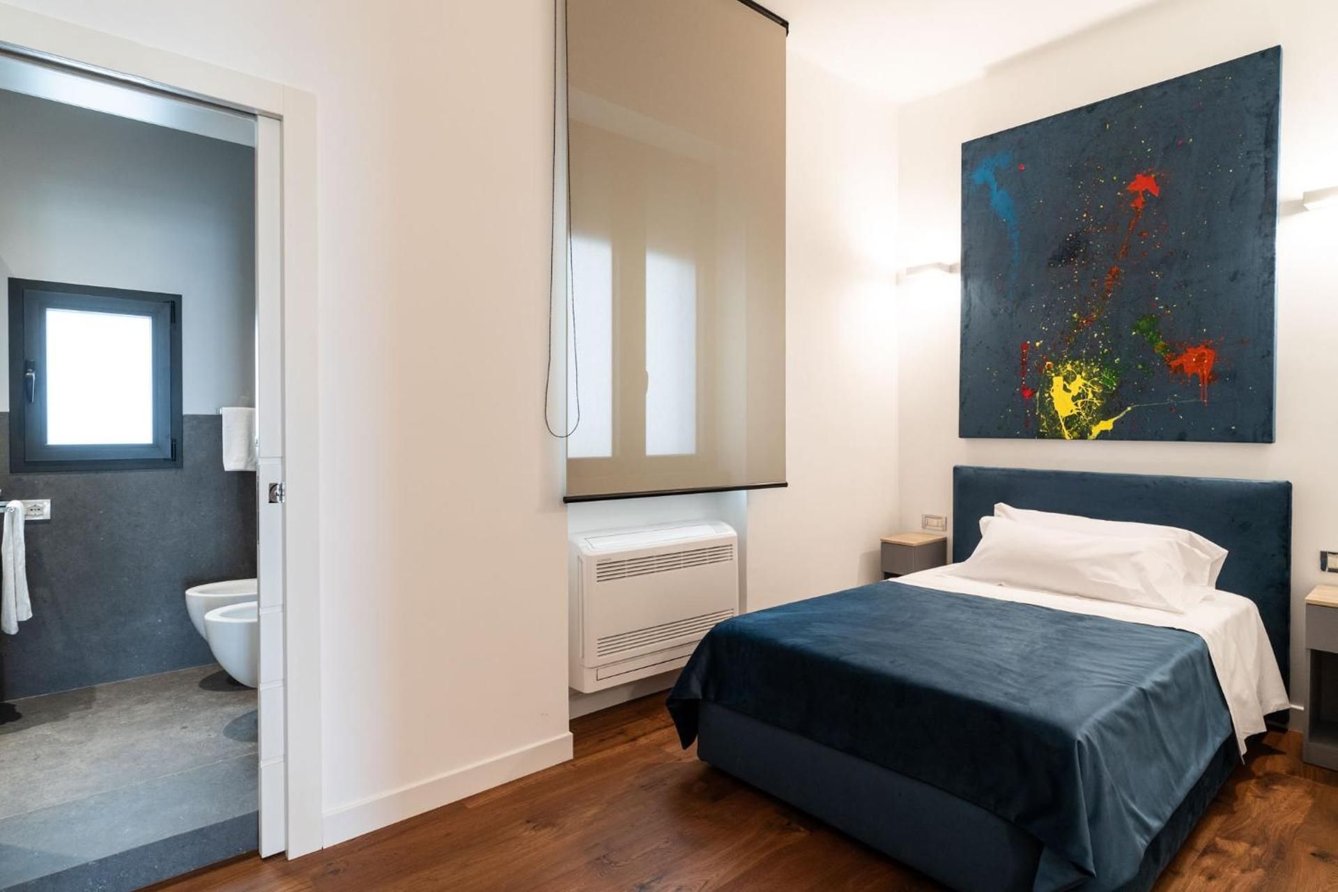 Panoramic Flat-Les Suites Deluxe Single Room 2