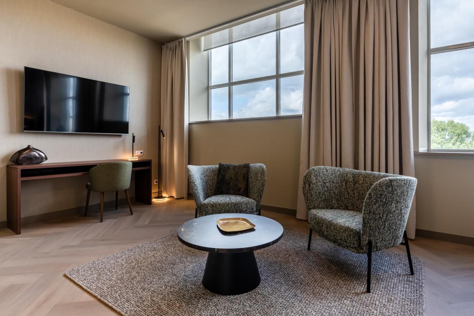 Large 2-Person room