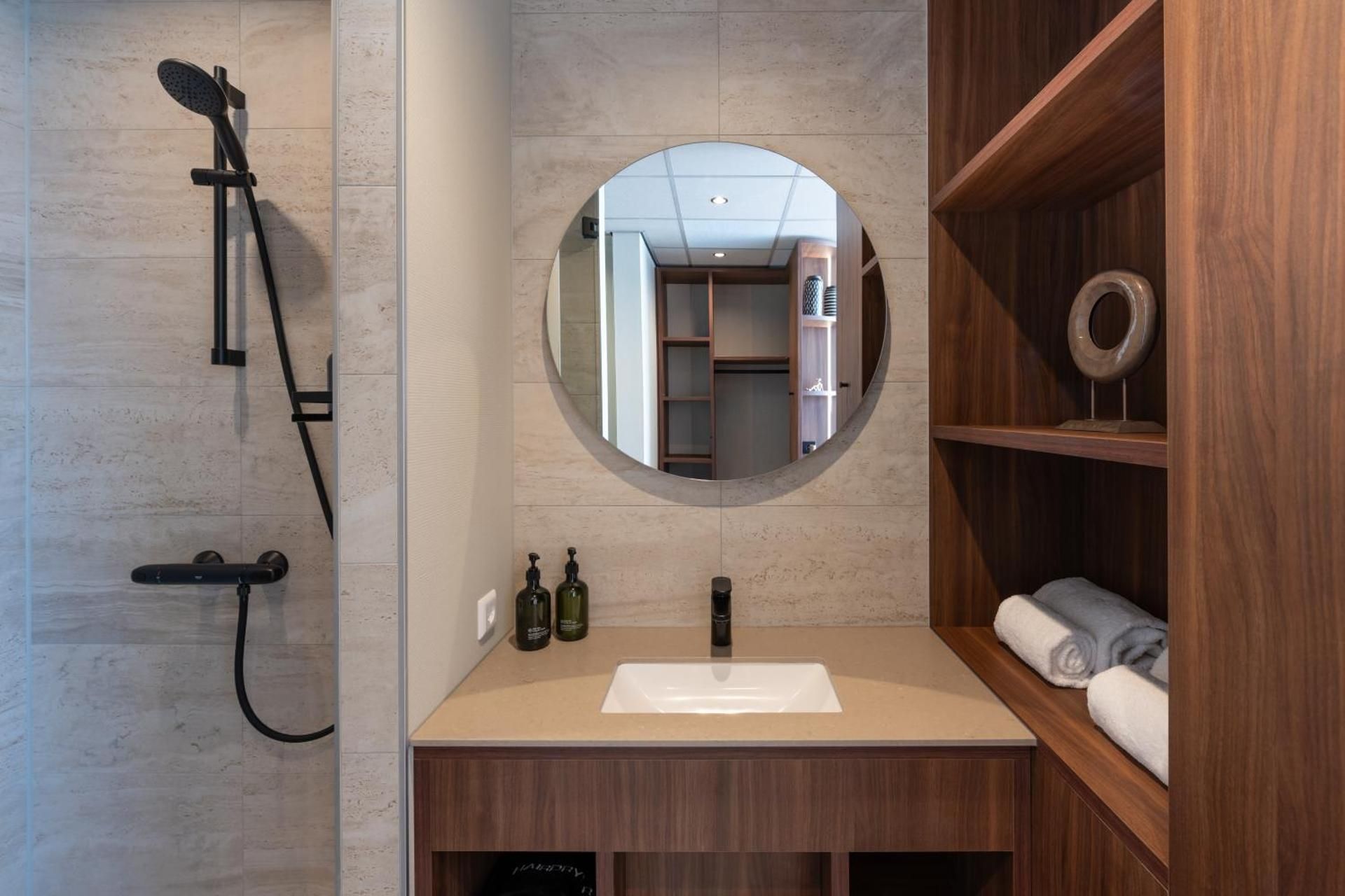 2-Person room cityside