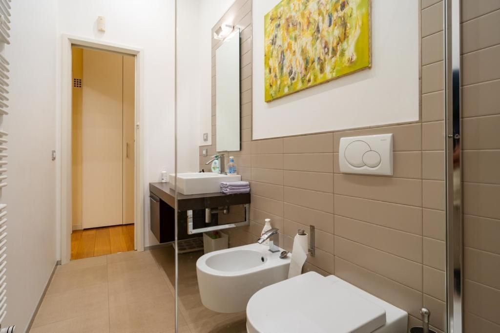 Madame Chapeau Bari One-Bedroom Apartment 2