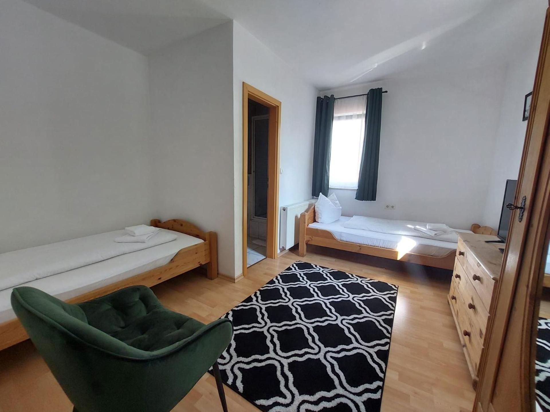 Economy Twin Room