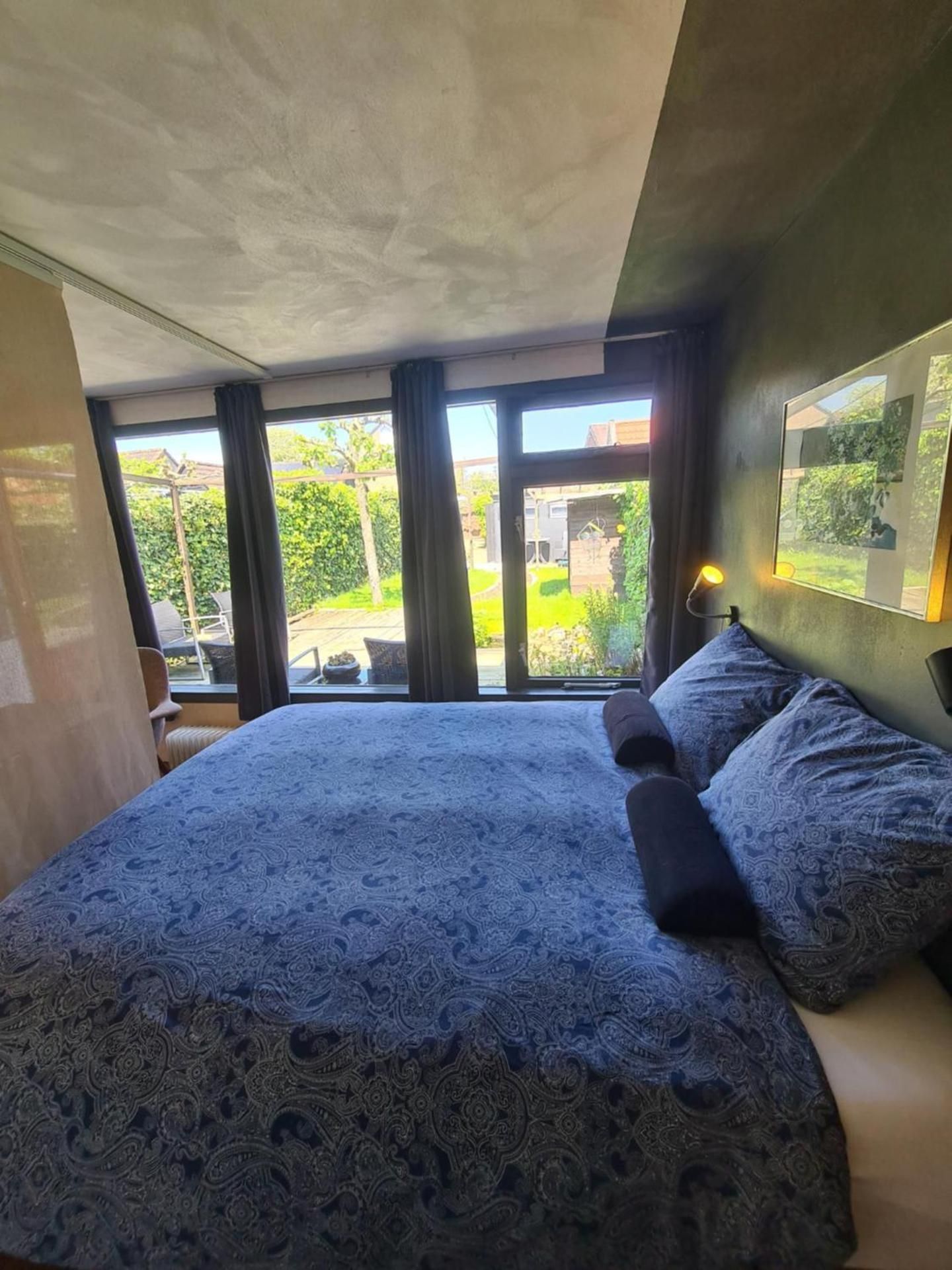 Deluxe Two-Bedroom Apartment