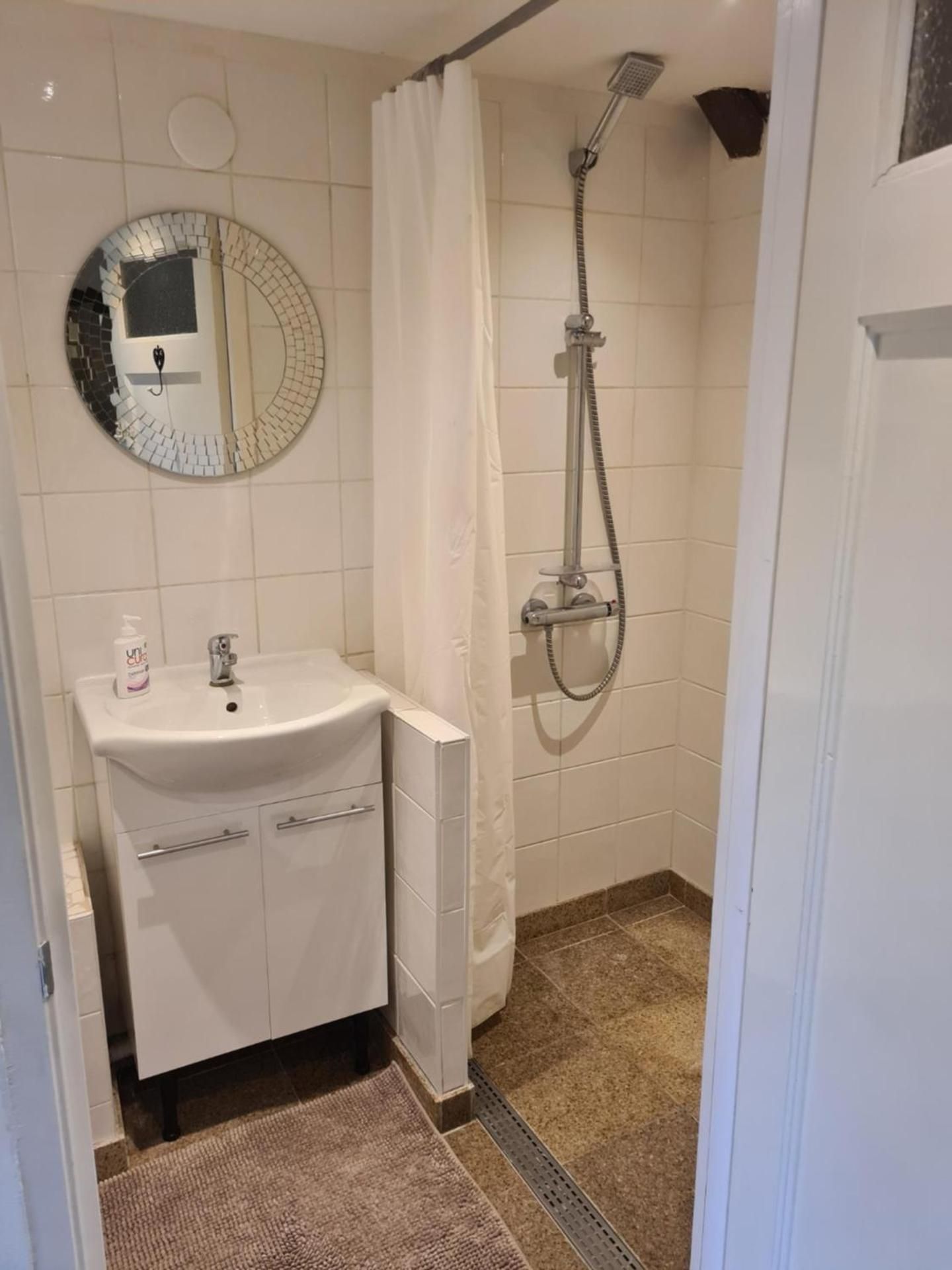 Deluxe Two-Bedroom Apartment
