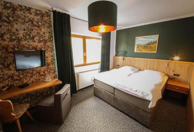 Basic Triple Room