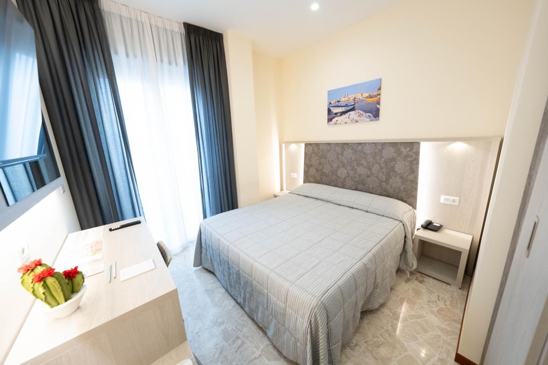 Hotel Auditorium Superior Double Room 2