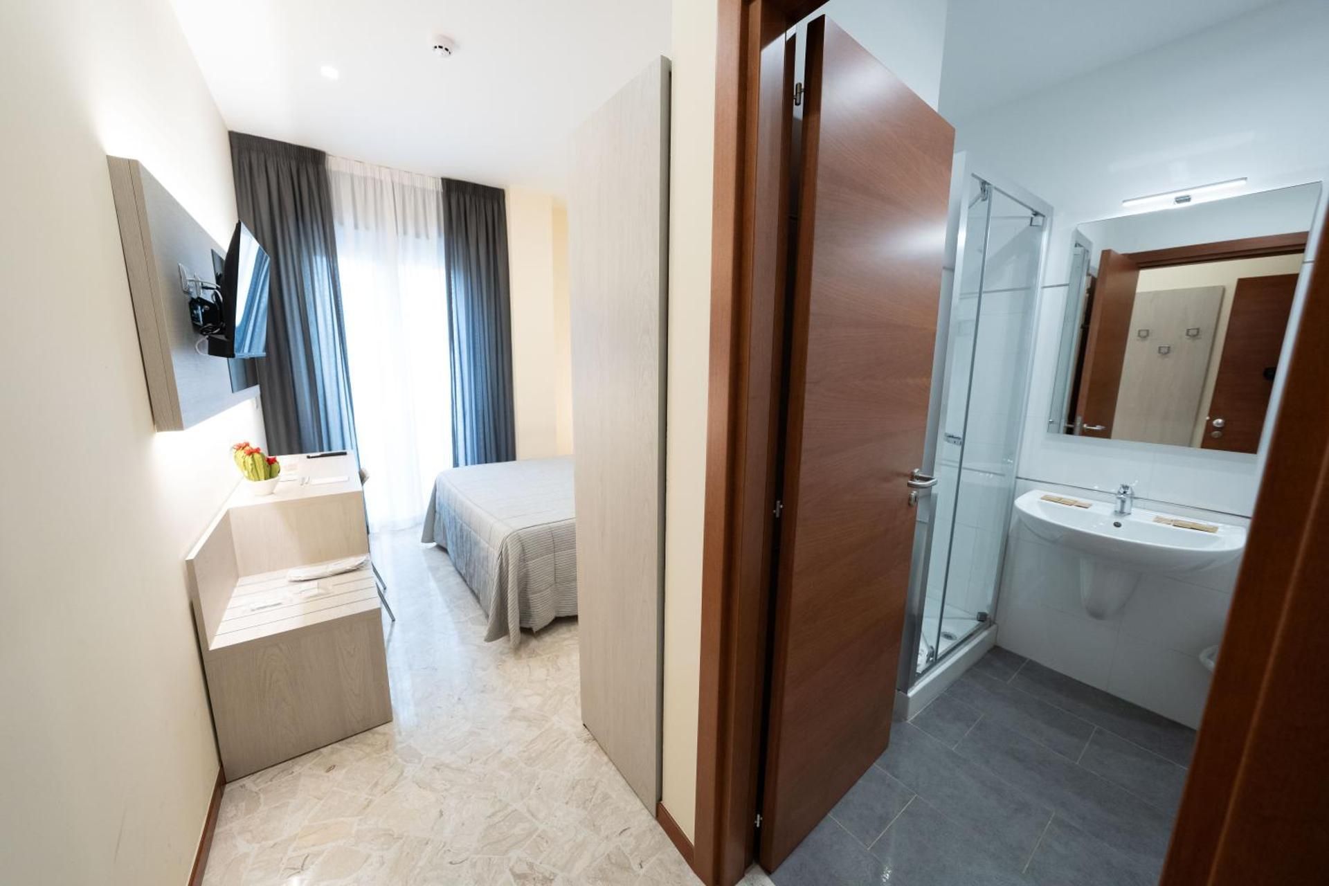 Hotel Auditorium Superior Double Room 3