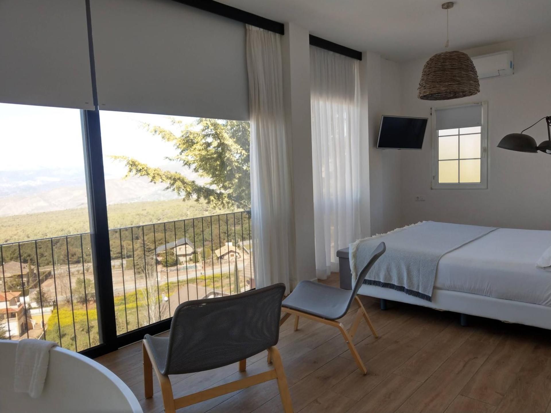 Junior Suite with City View