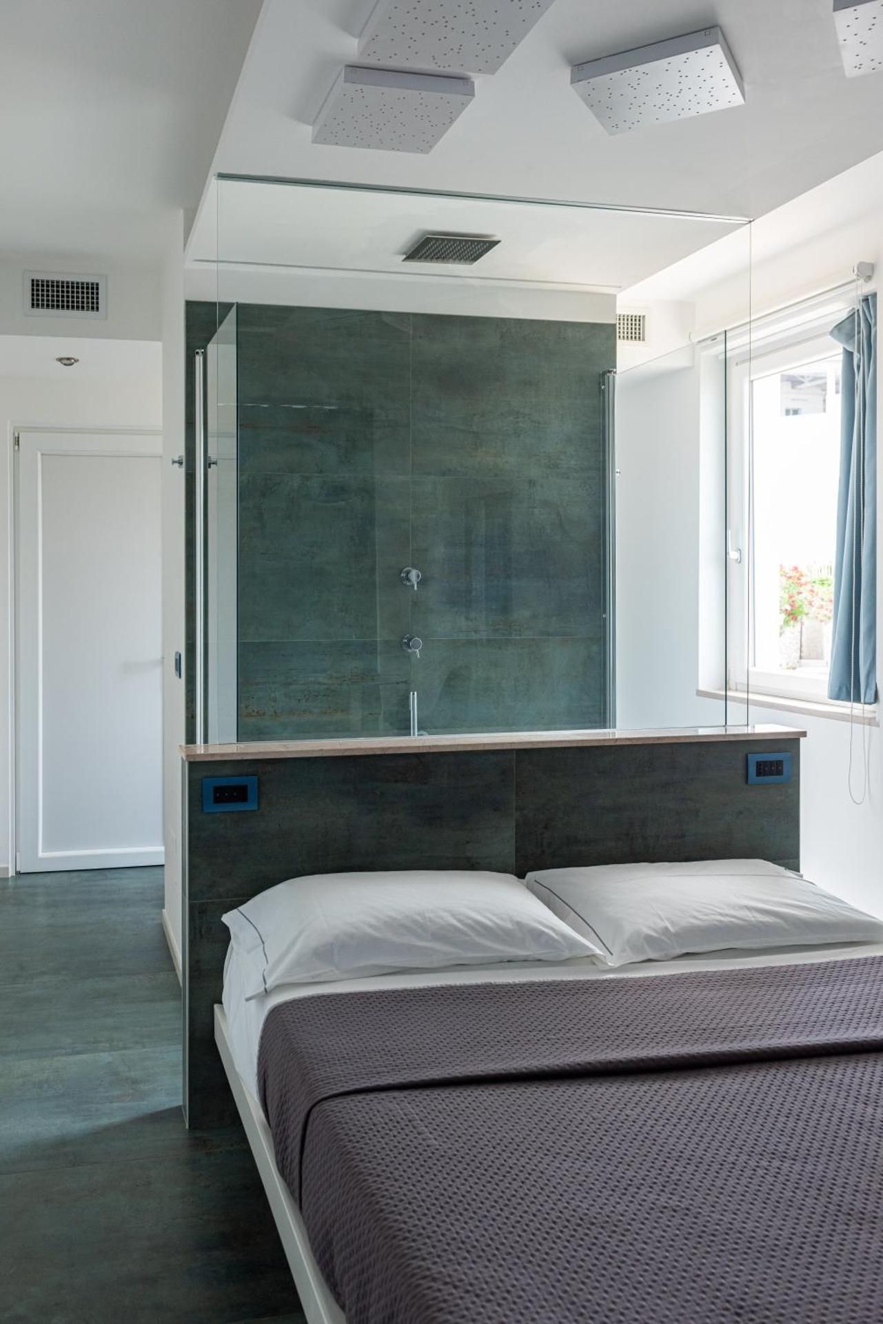 Suite with Spa Bath