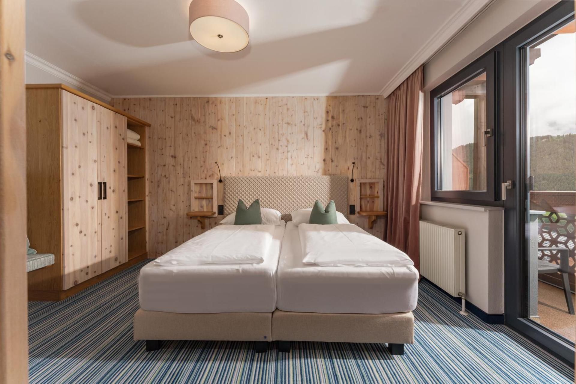 Superior Suite Room with Balcony and Mountain View