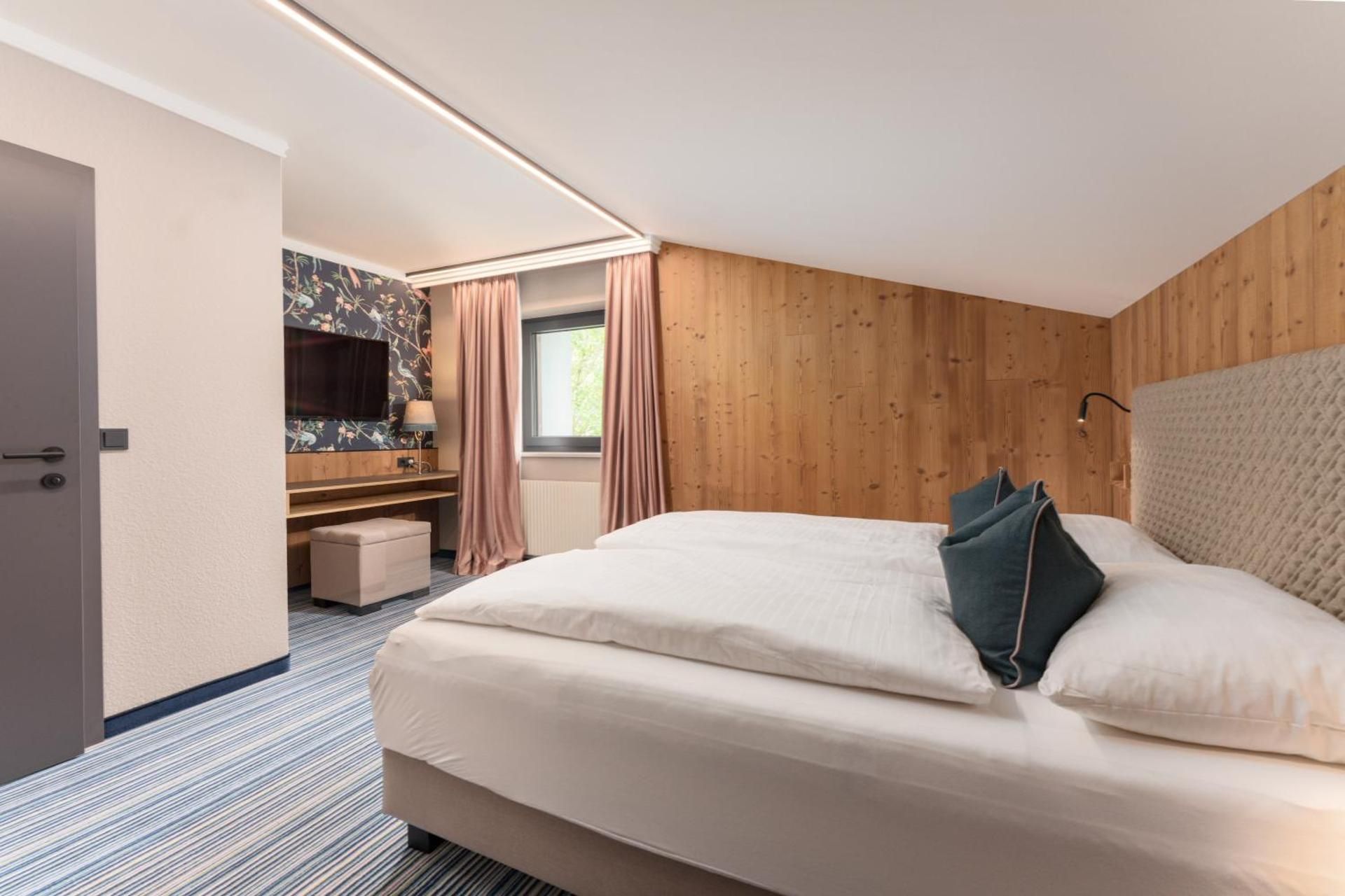 Comfort apartment with balcony and mountain views