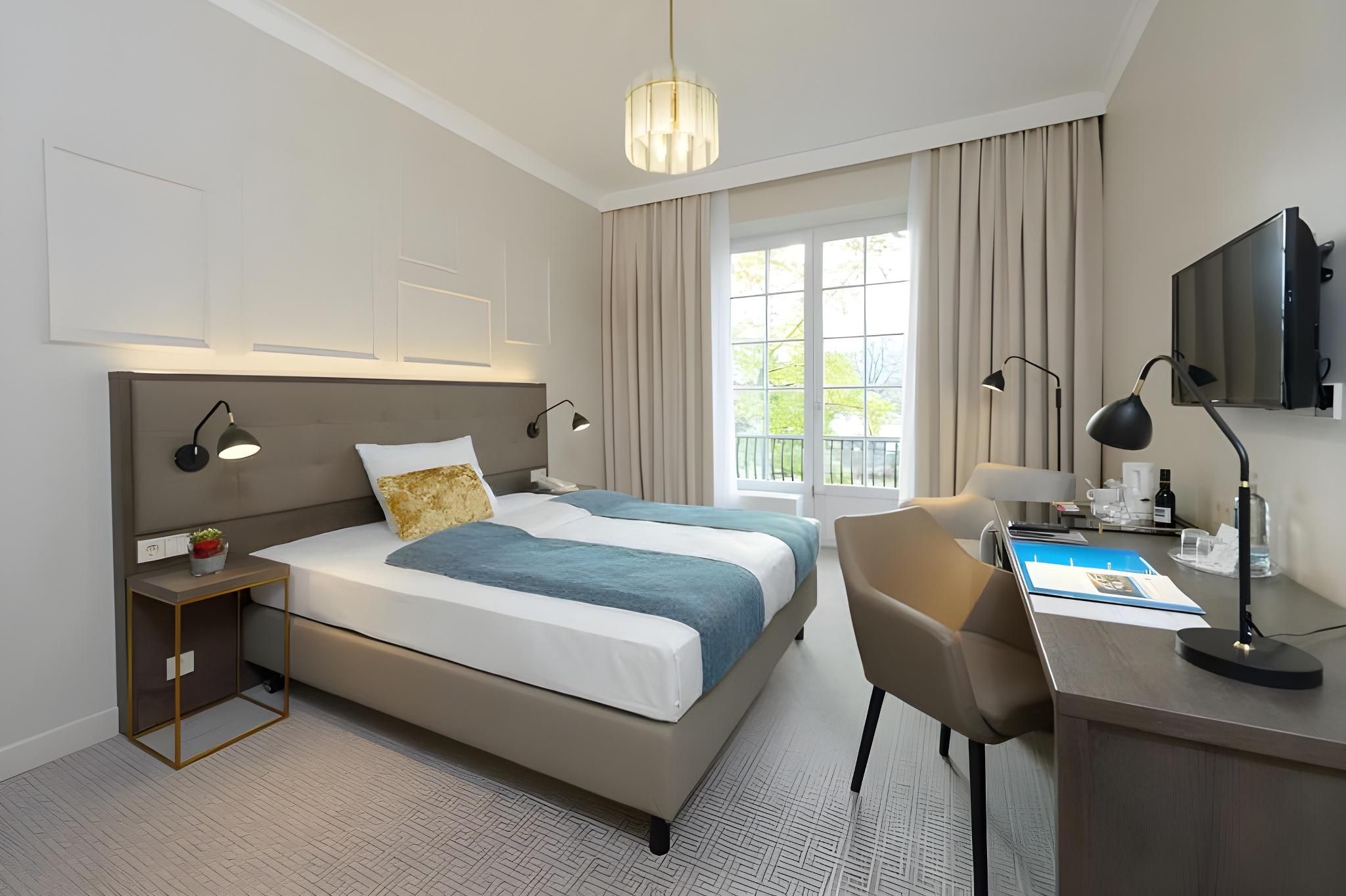 Queen Room
