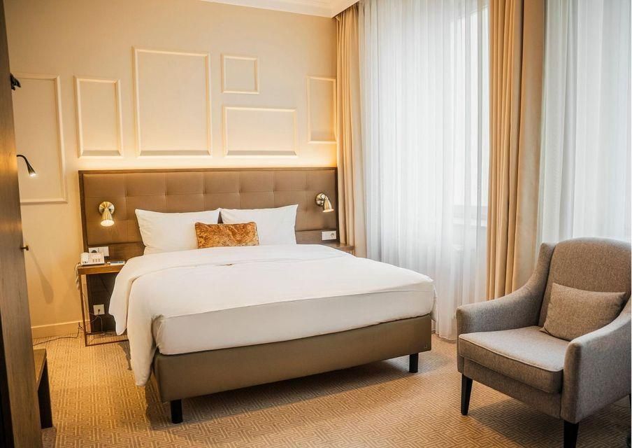 Comfort Queen Room
