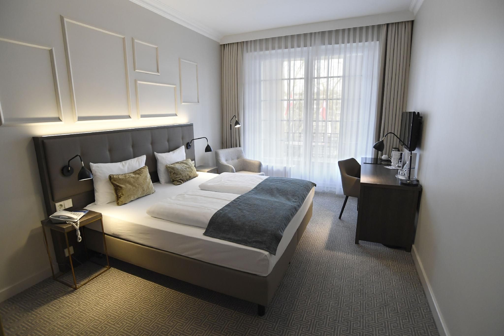 Comfort Queen Room