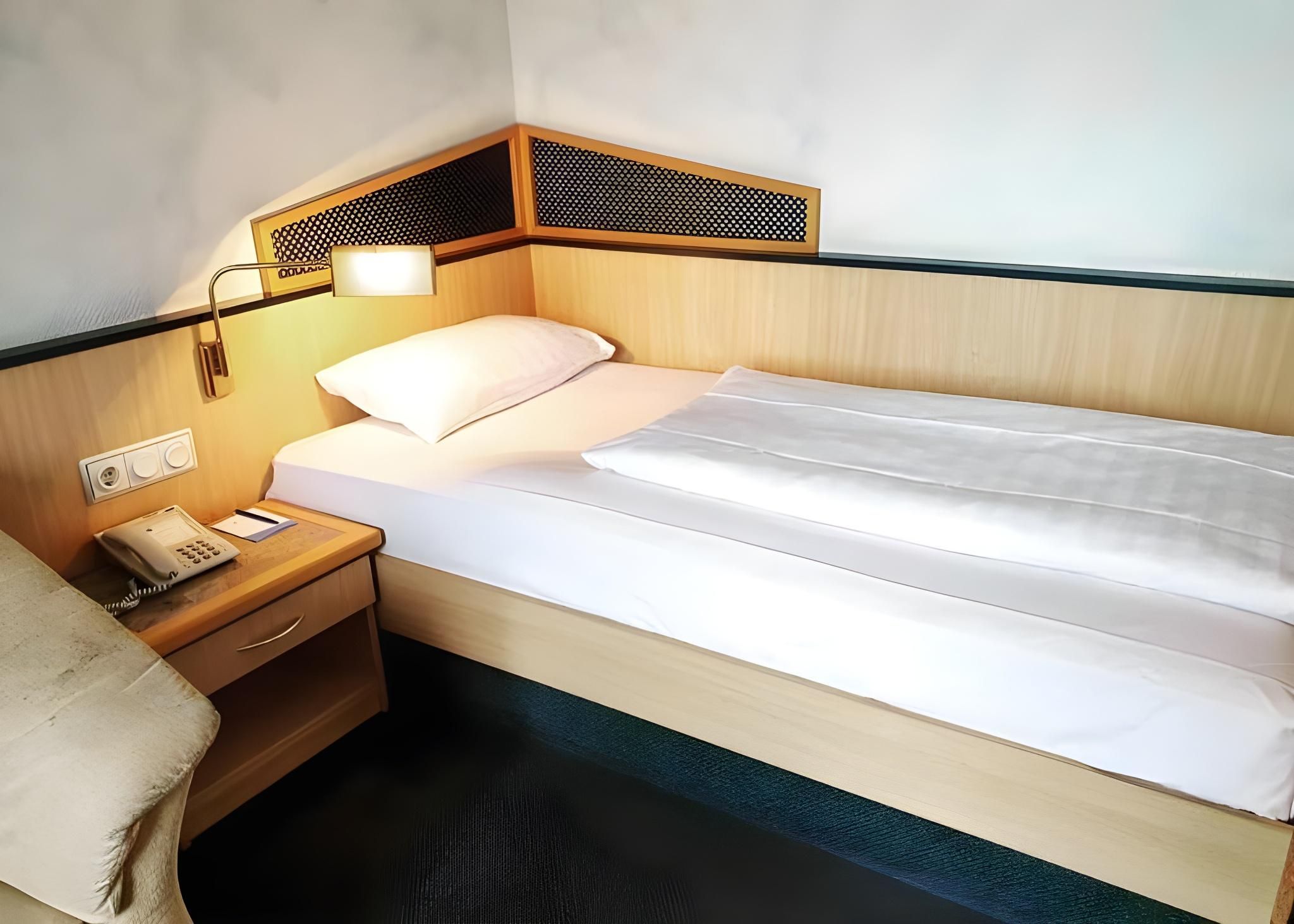 Classic Single Room