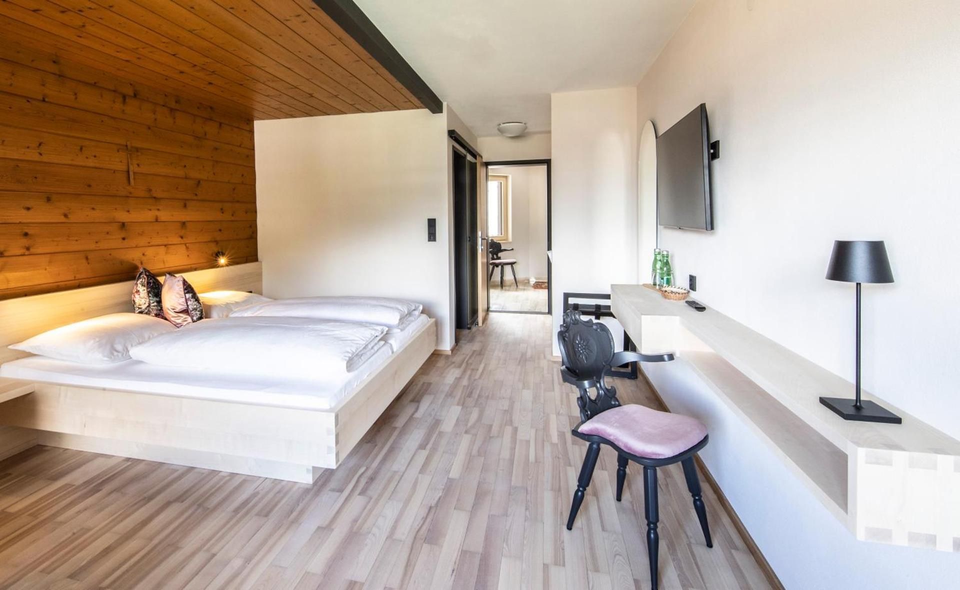 Suite with Mountain View