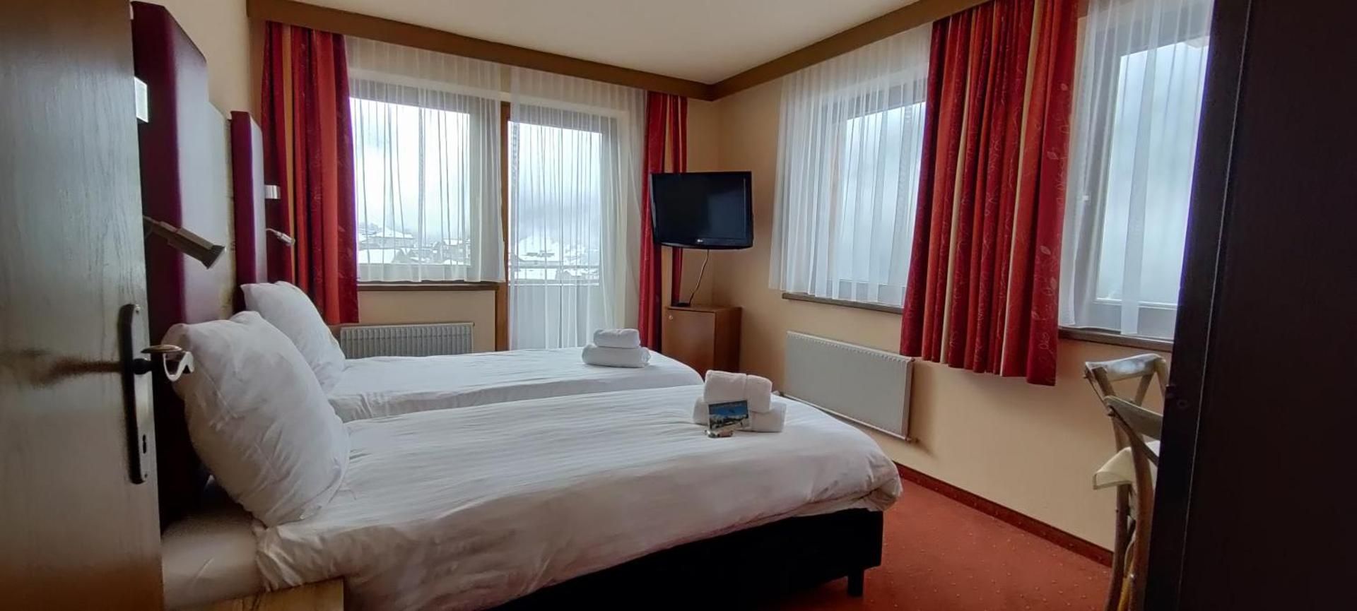 Double Room with Mountain View