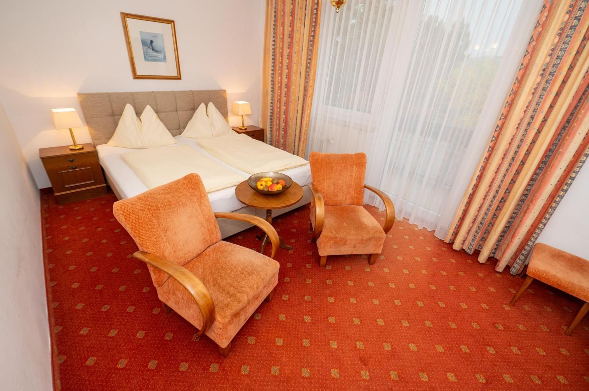 Family Room (2 Adults + 2 Children)