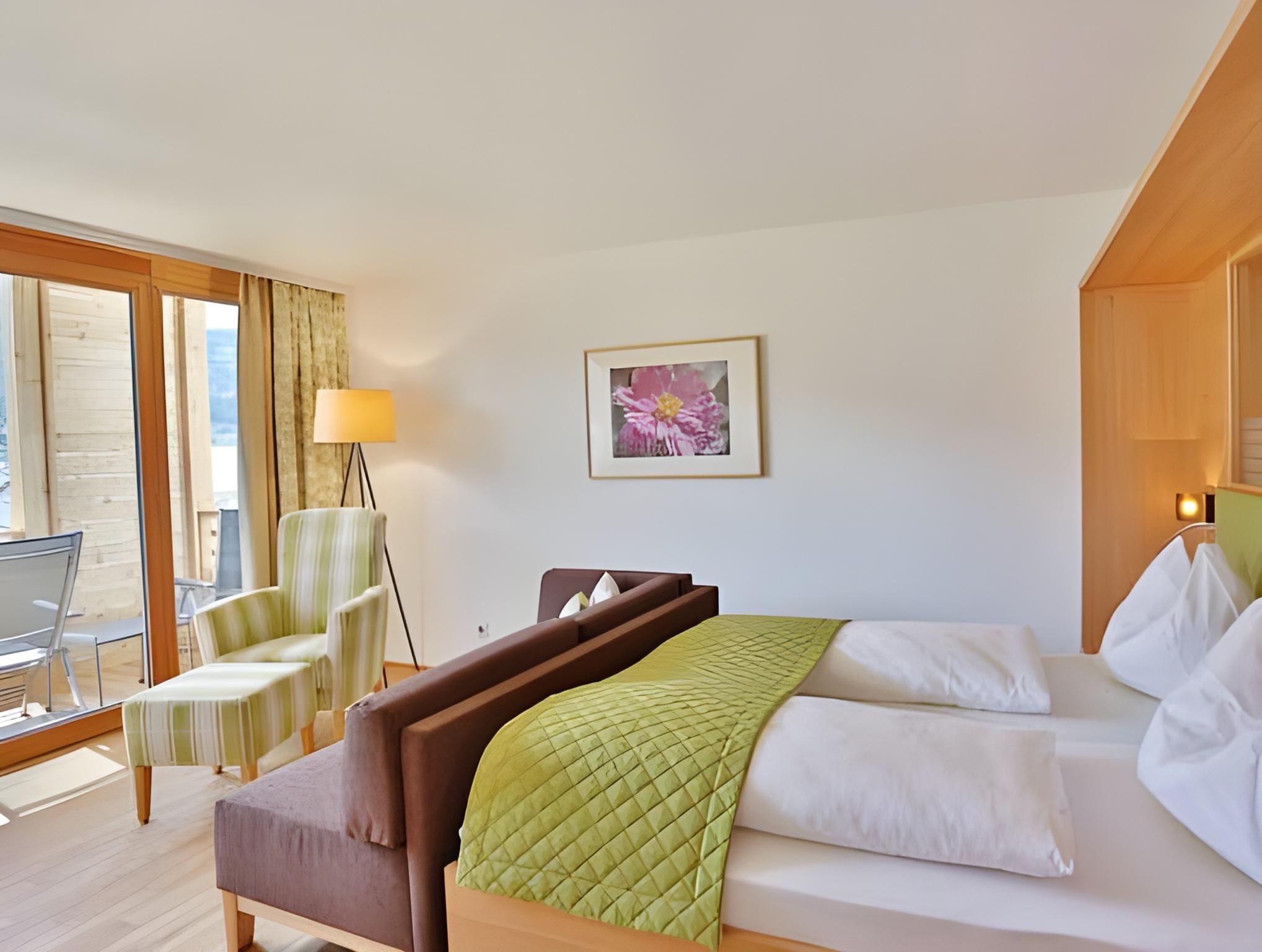 Superior Double Room with Balcony or Terrace and Lake View