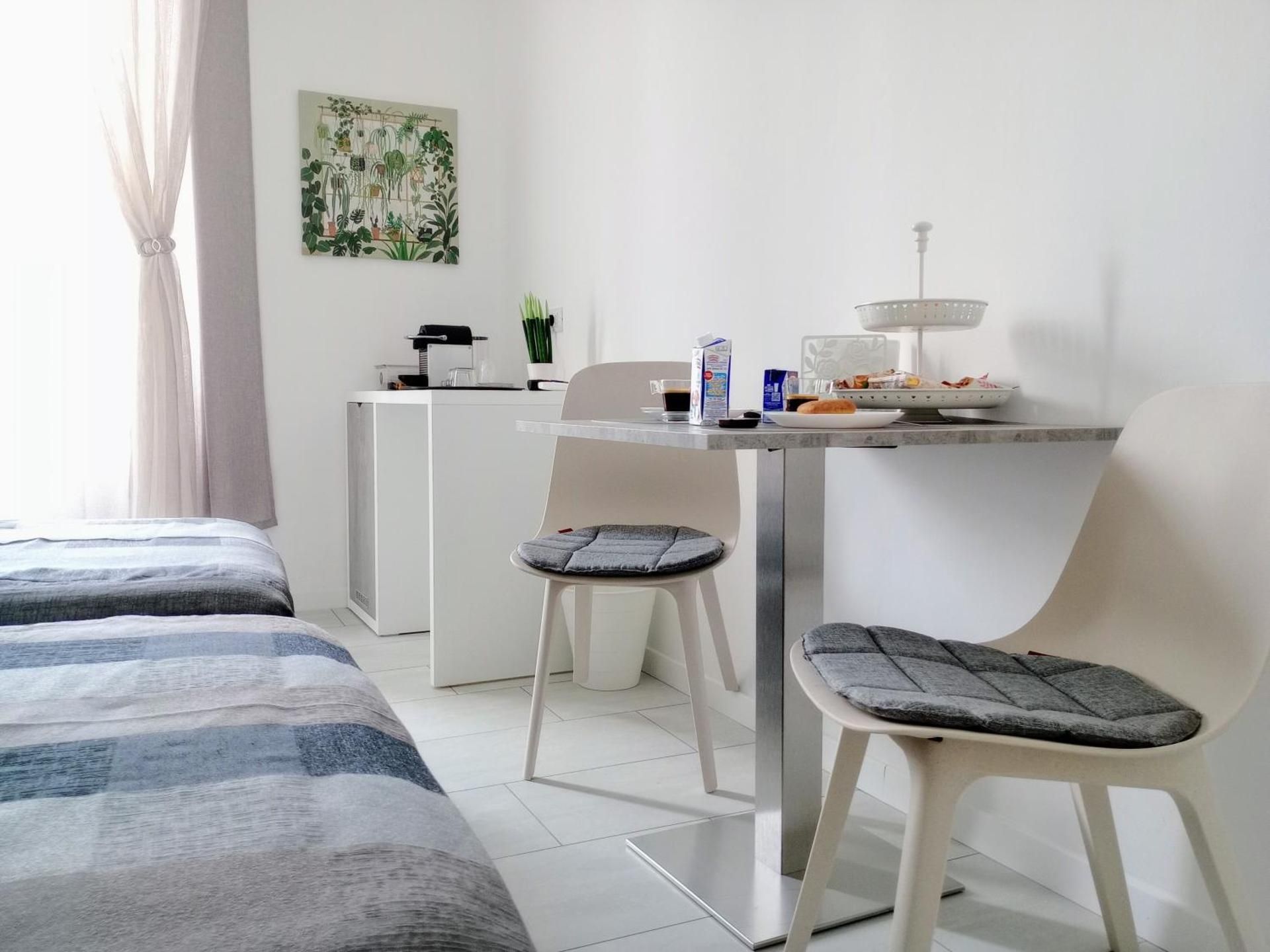 La Piazza Double or Twin Room with Private External Bathroom 2