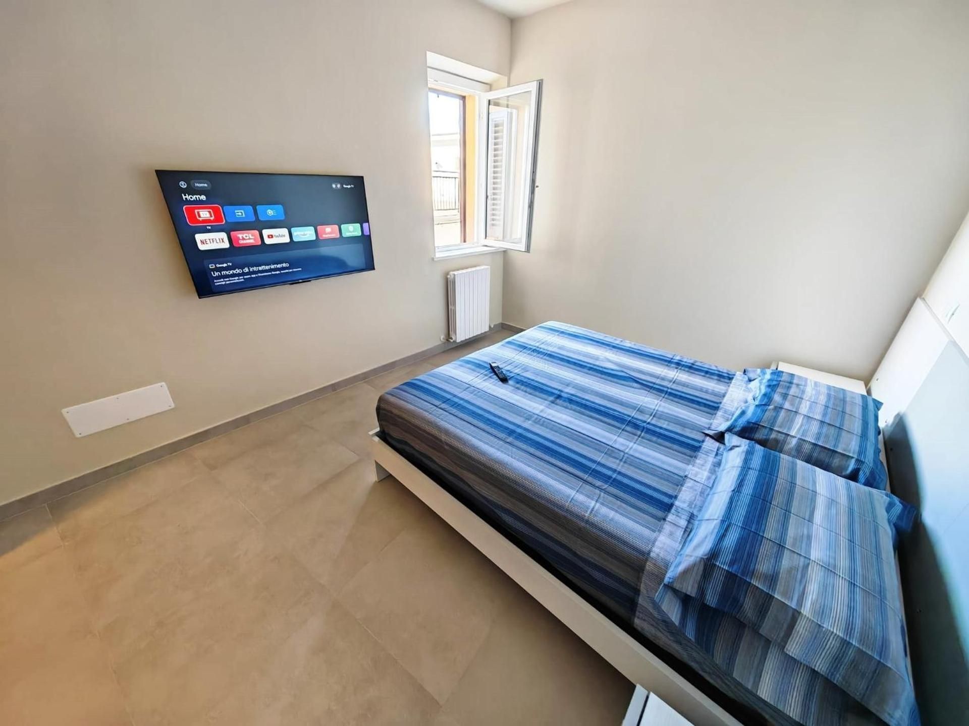 MS Sea Port Rooms Double or Twin Room with Private Bathroom 2